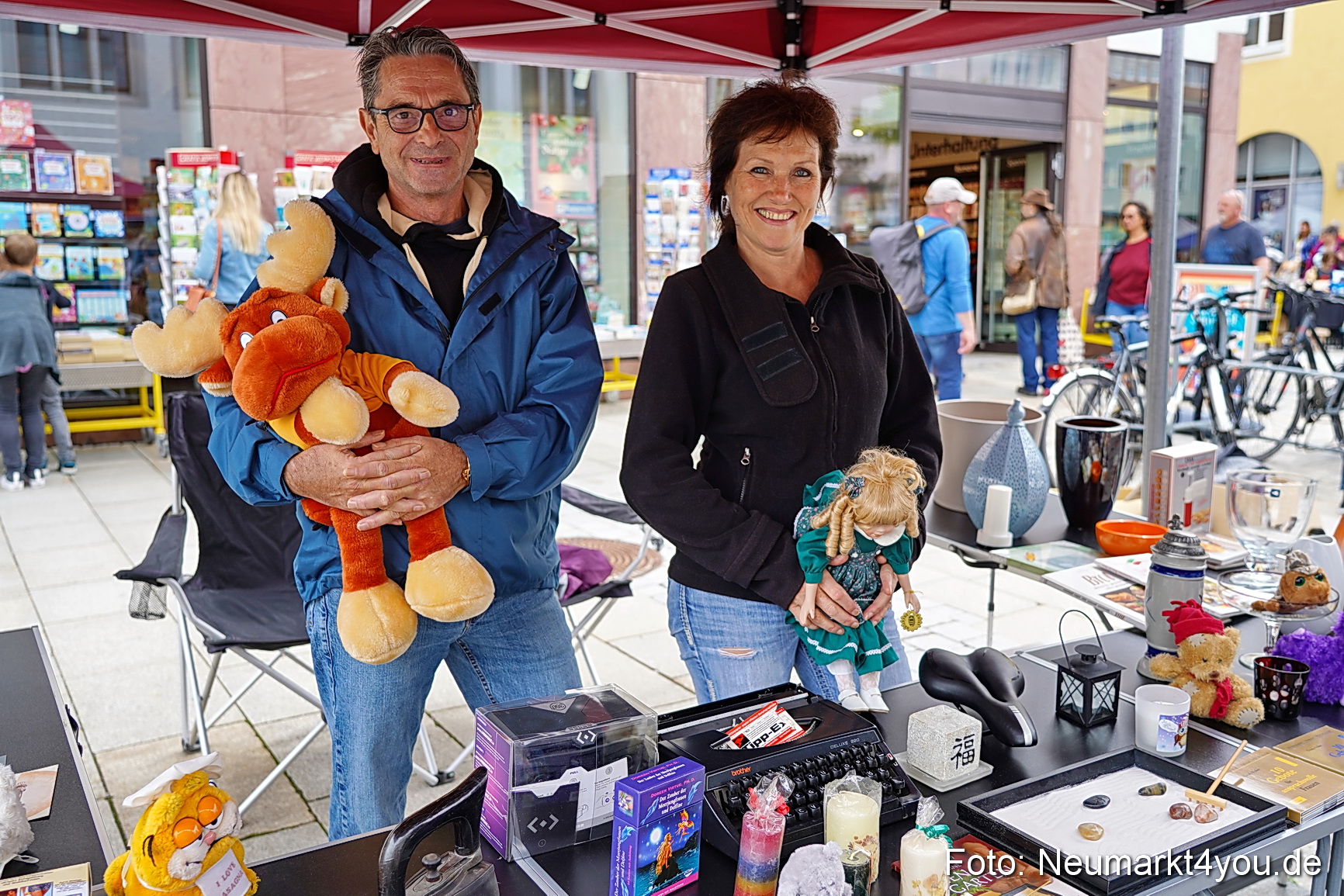Altstadtflohmarkt Neumarkt 2023 0043