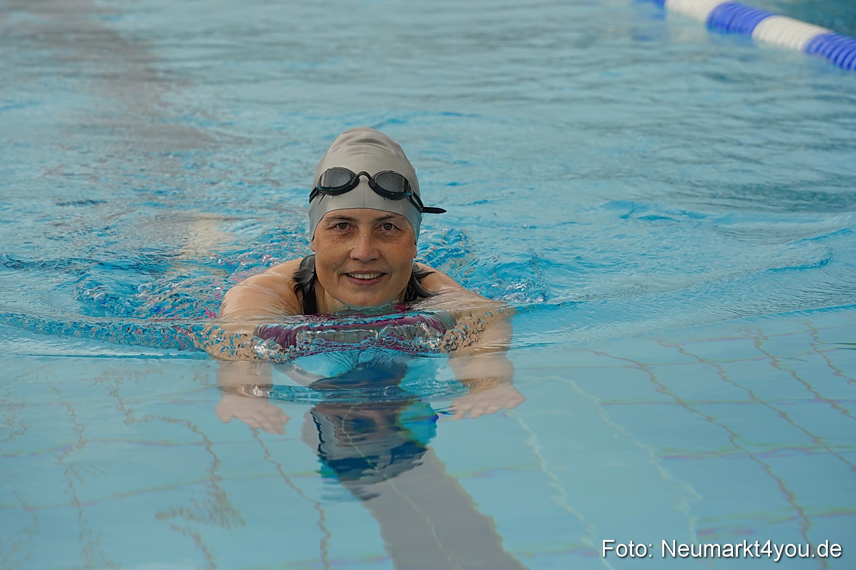 Anschwimmen Freibad Neumarkt 280423 0013