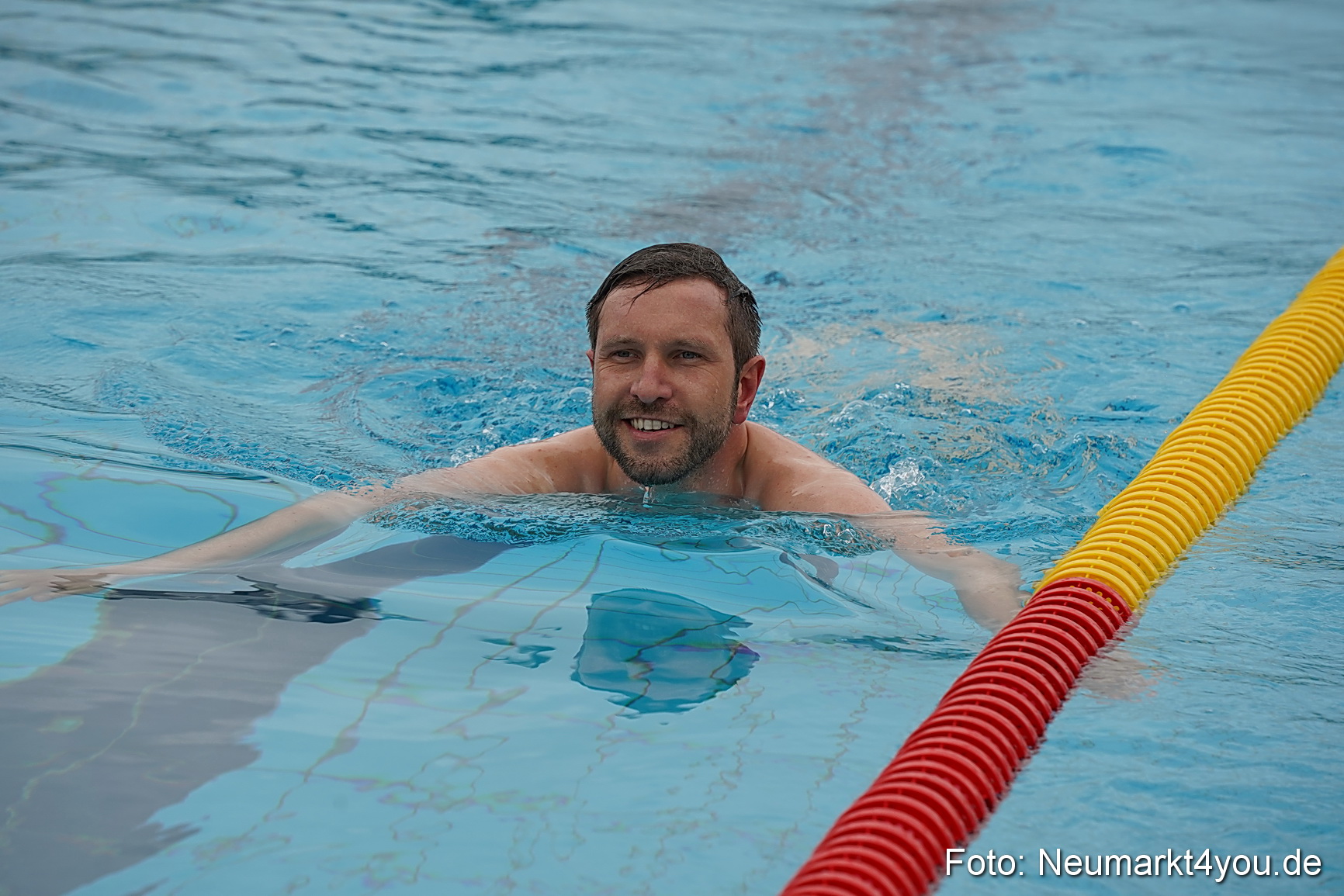 Anschwimmen Freibad Neumarkt 280423 0018