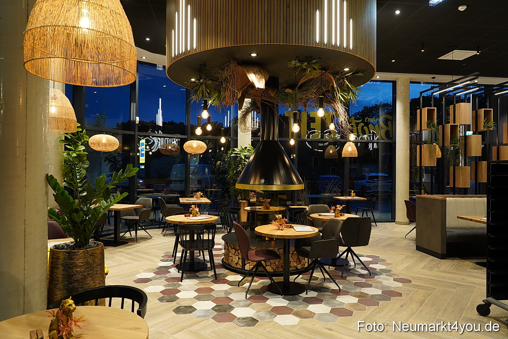 Edeka Center Fischer Eroeffnung 231023 0076