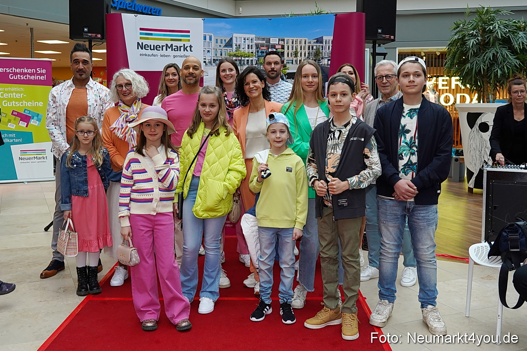 Modenschau Fruehjahr 2023 NeuerMarkt 0001