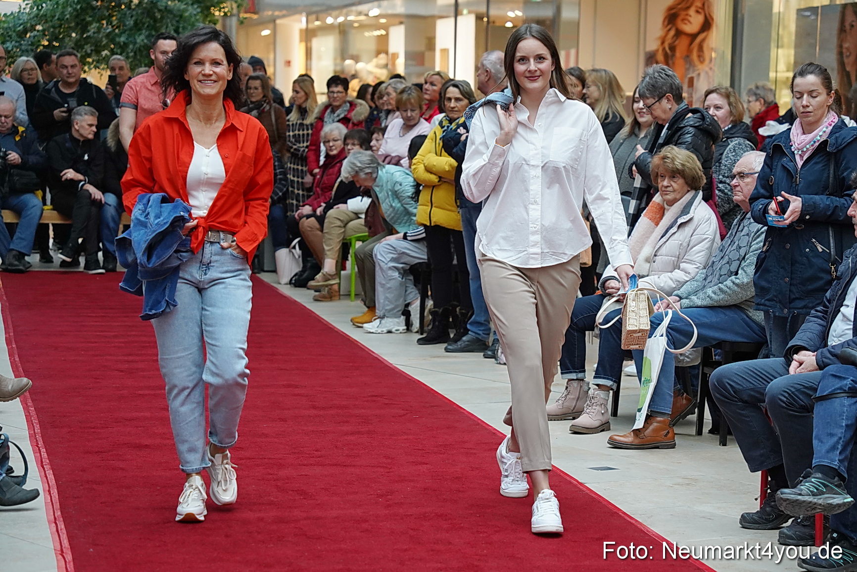 Modenschau Fruehjahr 2023 NeuerMarkt 0011