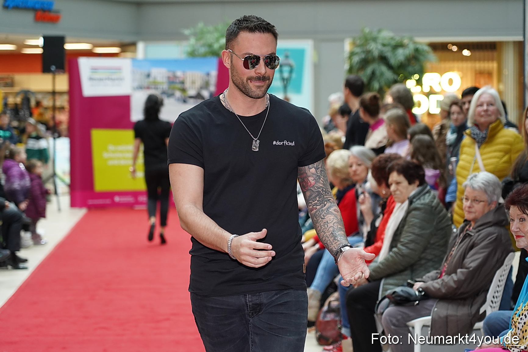 Modenschau Fruehjahr 2023 NeuerMarkt 0026