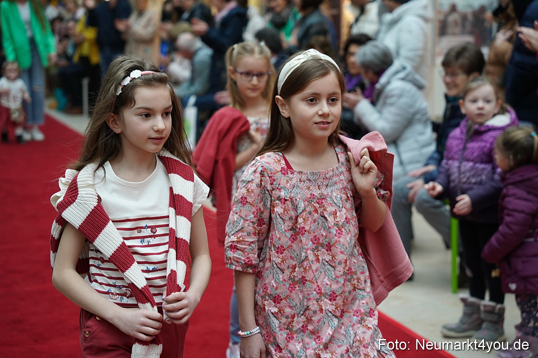 Modenschau Fruehjahr 2023 NeuerMarkt 0042