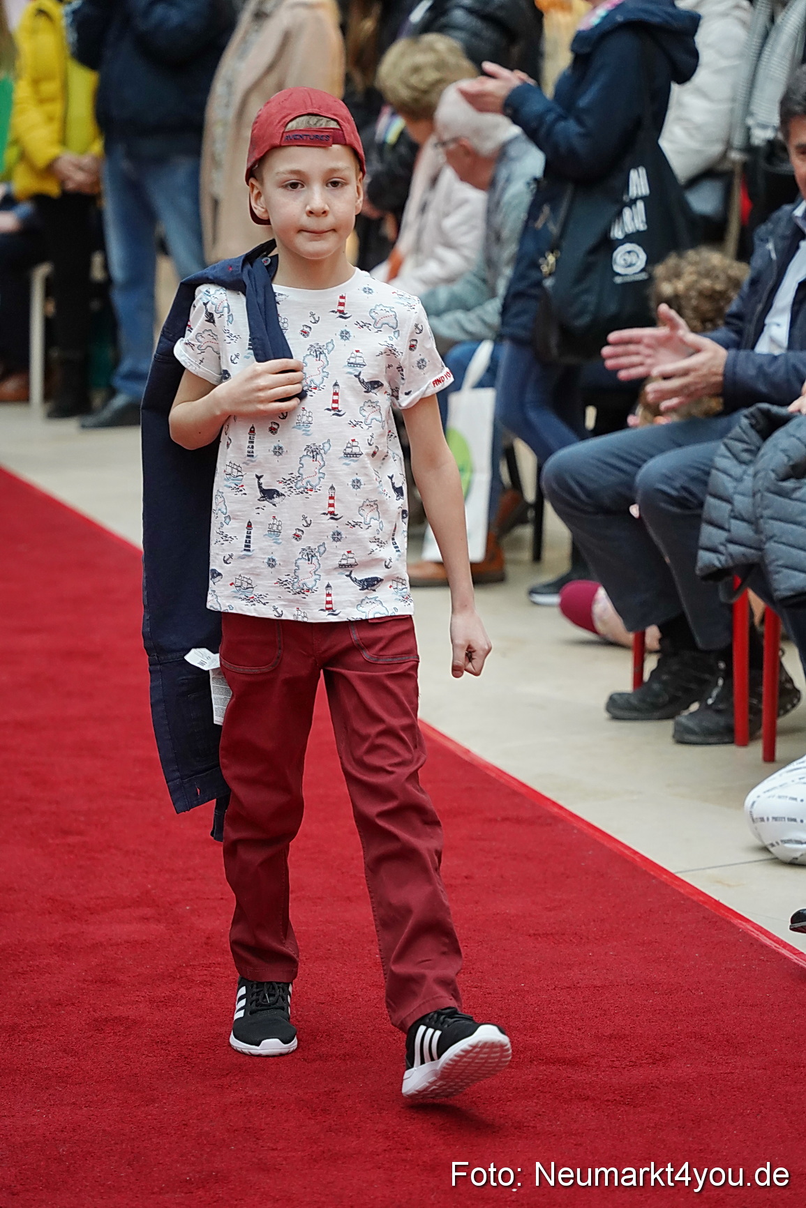 Modenschau Fruehjahr 2023 NeuerMarkt 0046