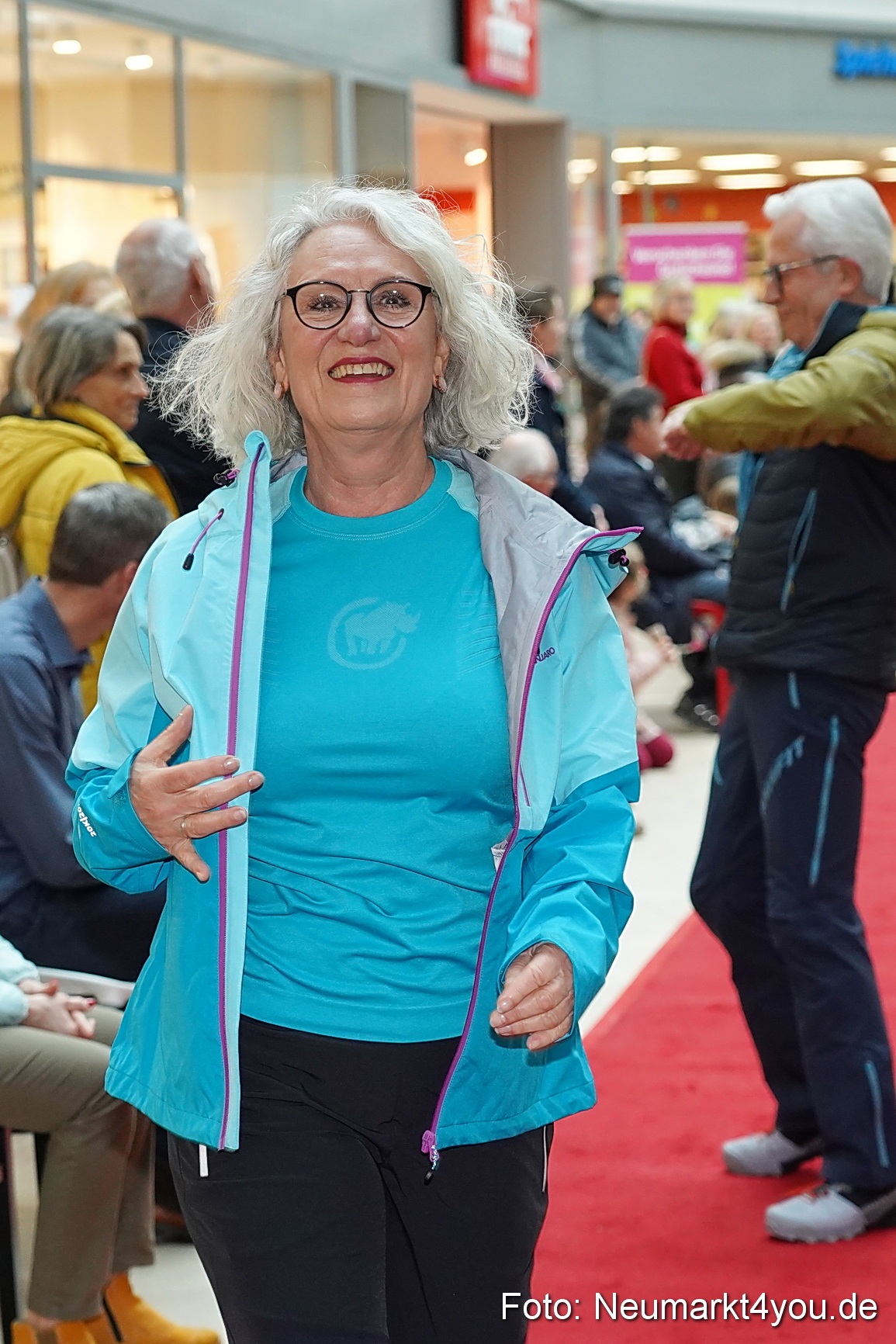 Modenschau Fruehjahr 2023 NeuerMarkt 0052