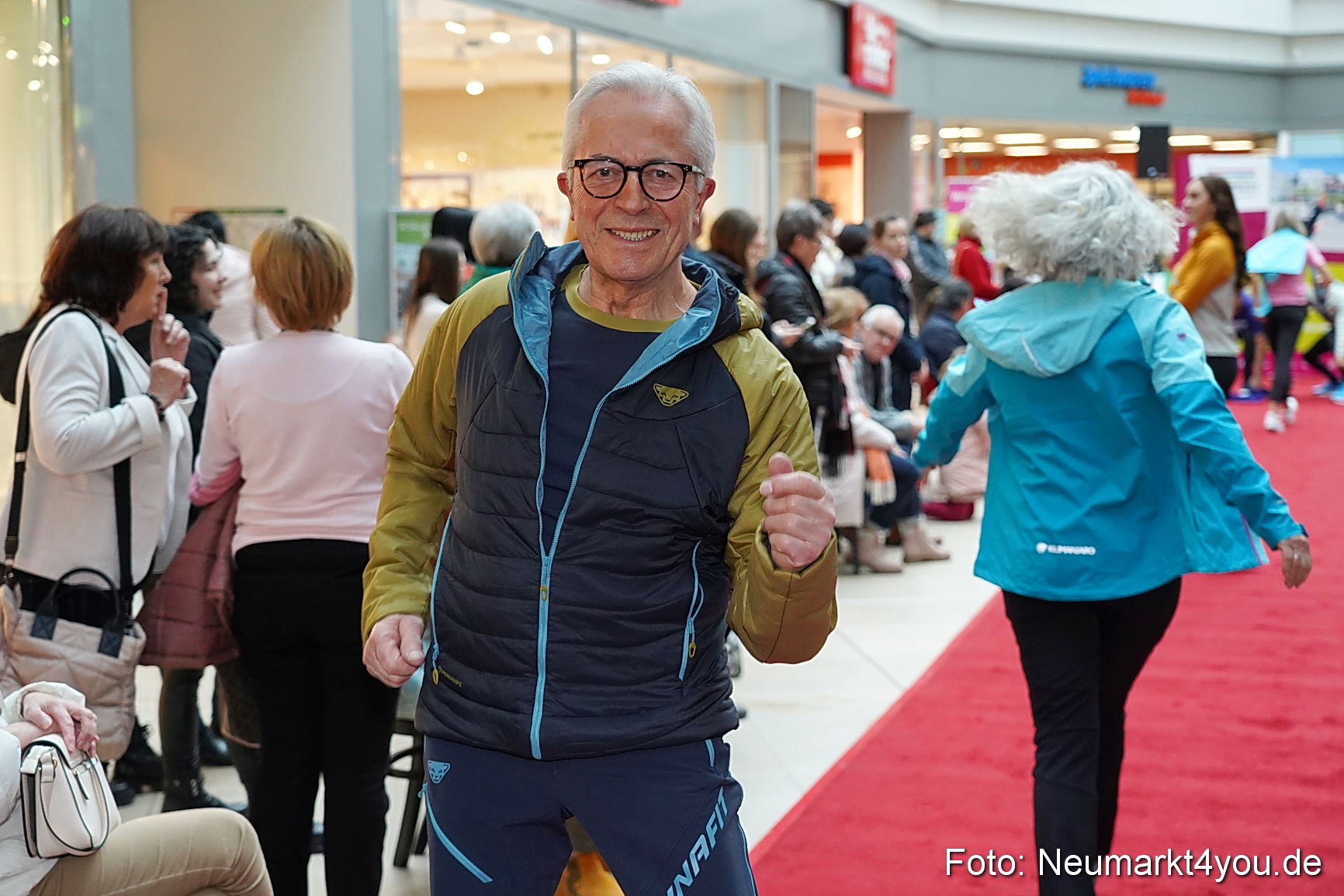 Modenschau Fruehjahr 2023 NeuerMarkt 0055