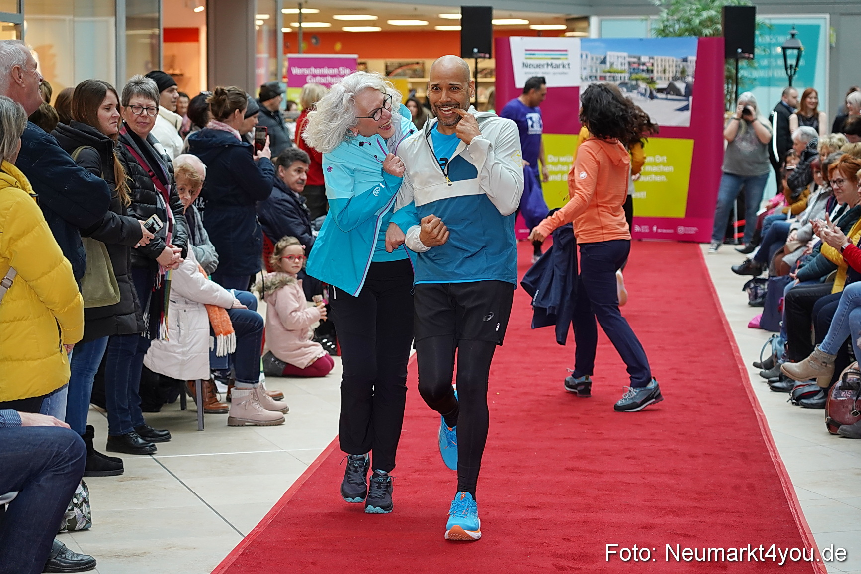 Modenschau Fruehjahr 2023 NeuerMarkt 0060