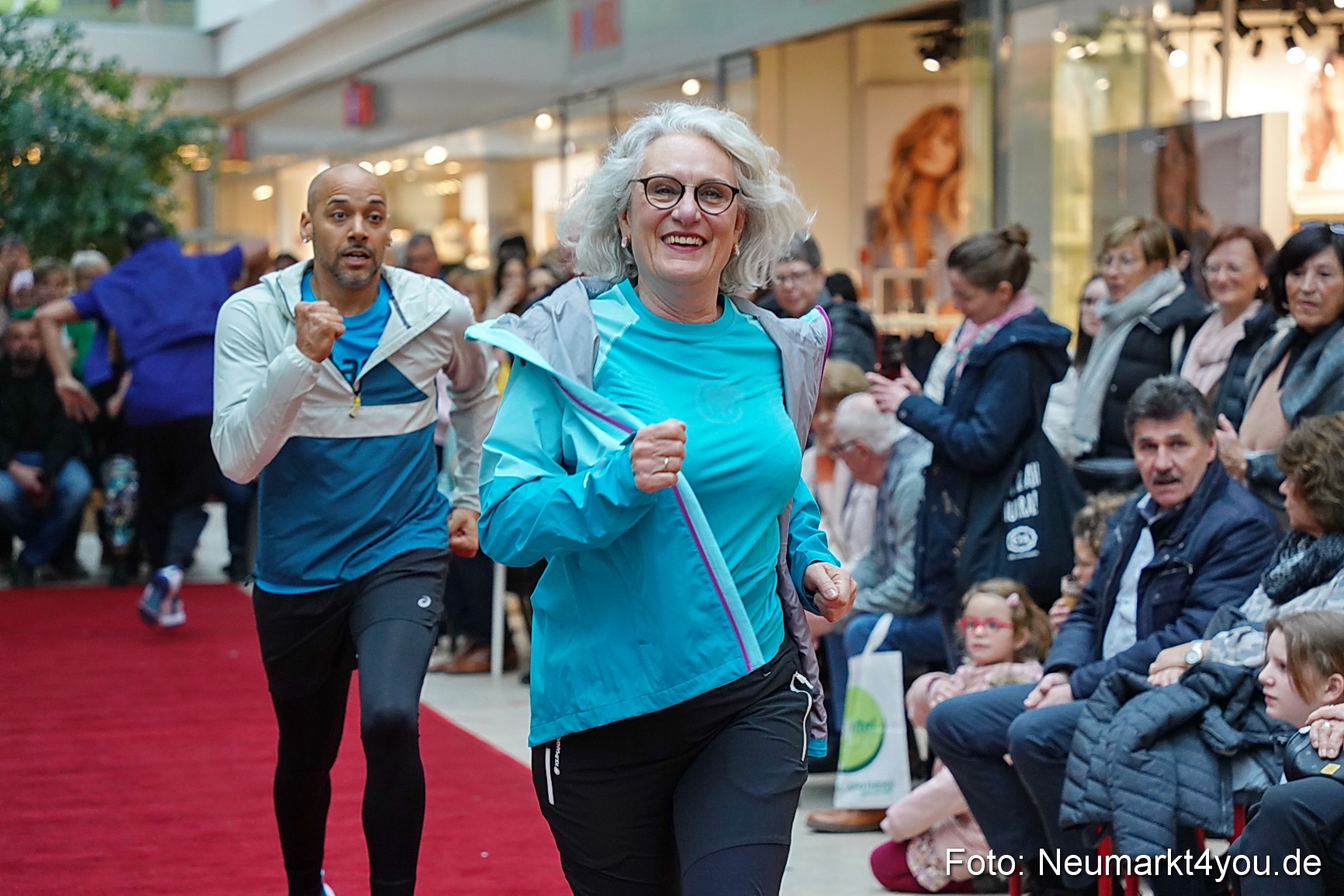 Modenschau Fruehjahr 2023 NeuerMarkt 0062