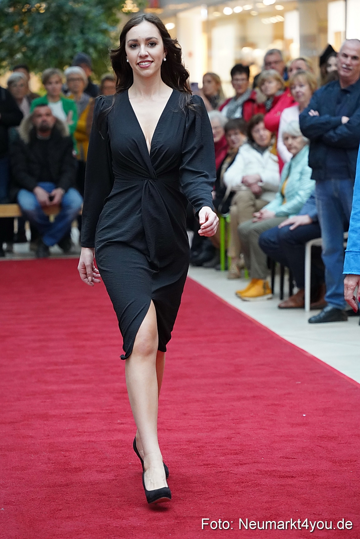 Modenschau Fruehjahr 2023 NeuerMarkt 0068