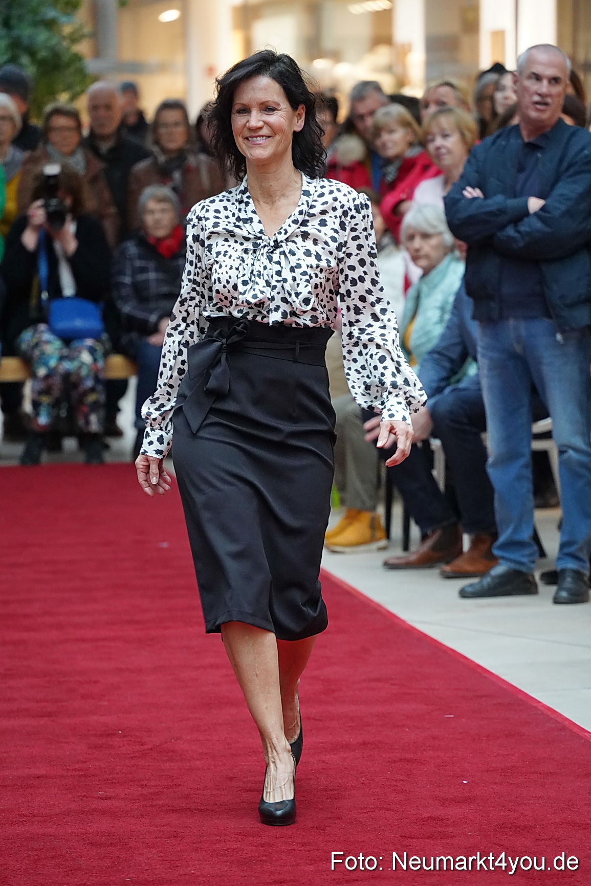 Modenschau Fruehjahr 2023 NeuerMarkt 0077