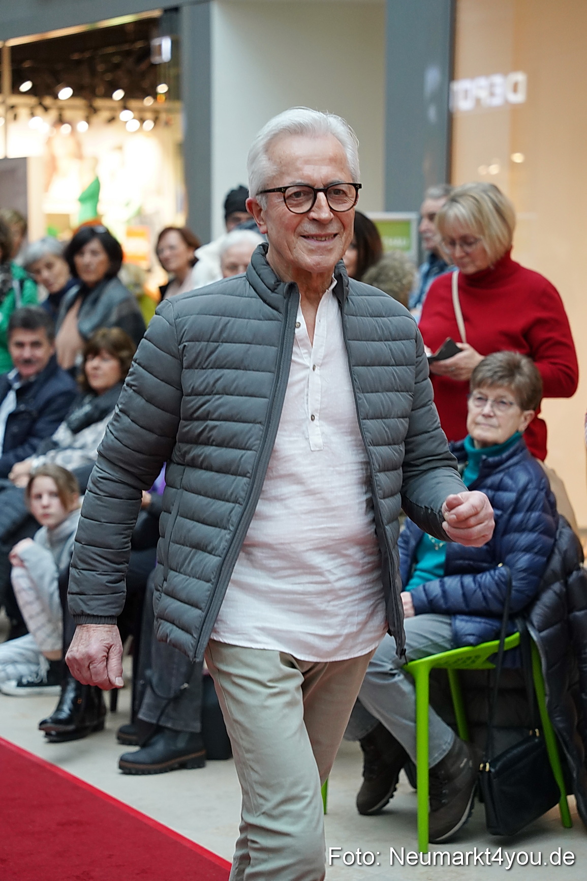 Modenschau Fruehjahr 2023 NeuerMarkt 0080