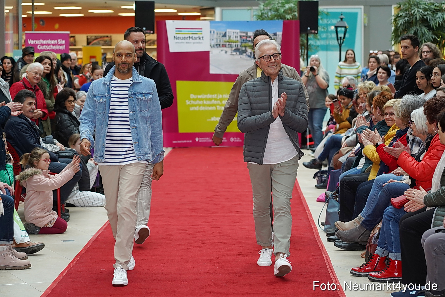 Modenschau Fruehjahr 2023 NeuerMarkt 0083