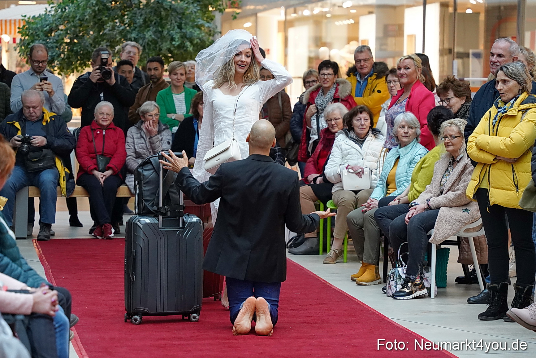 Modenschau Fruehjahr 2023 NeuerMarkt 0120