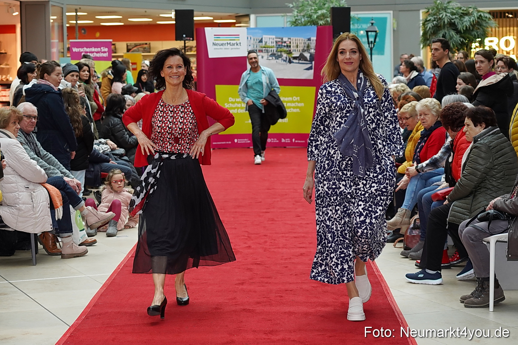 Modenschau Fruehjahr 2023 NeuerMarkt 0135