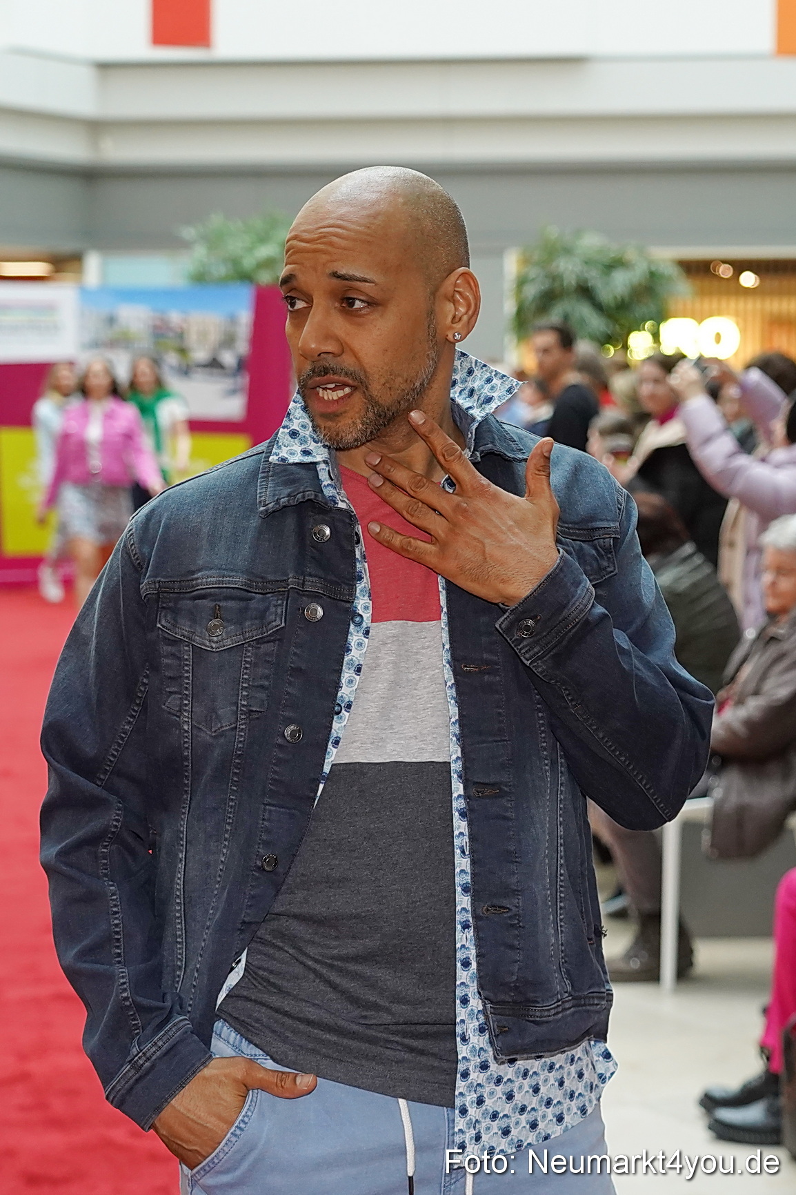 Modenschau Fruehjahr 2023 NeuerMarkt 0139