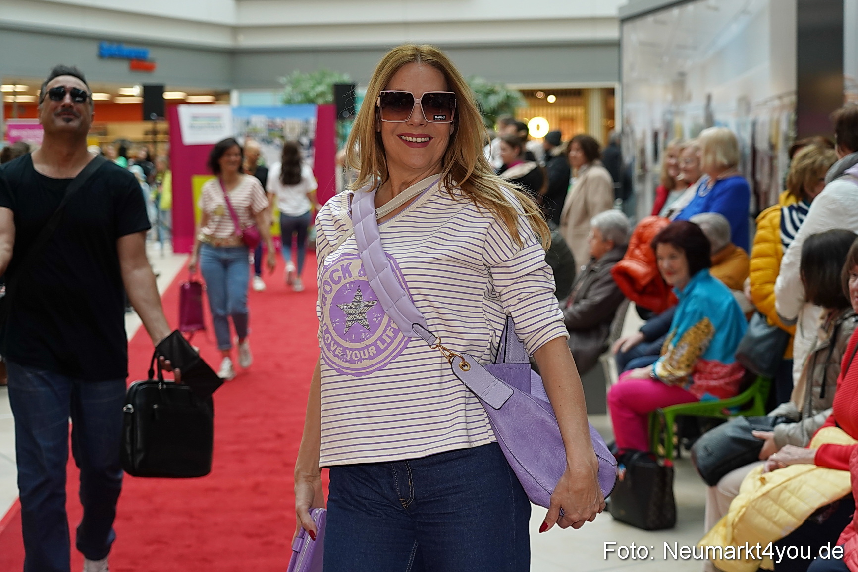 Modenschau Fruehjahr 2023 NeuerMarkt 0172