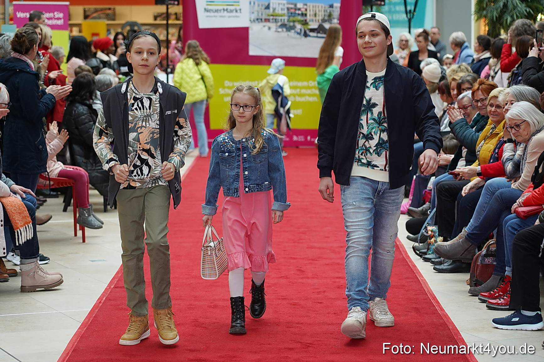 Modenschau Fruehjahr 2023 NeuerMarkt 0183