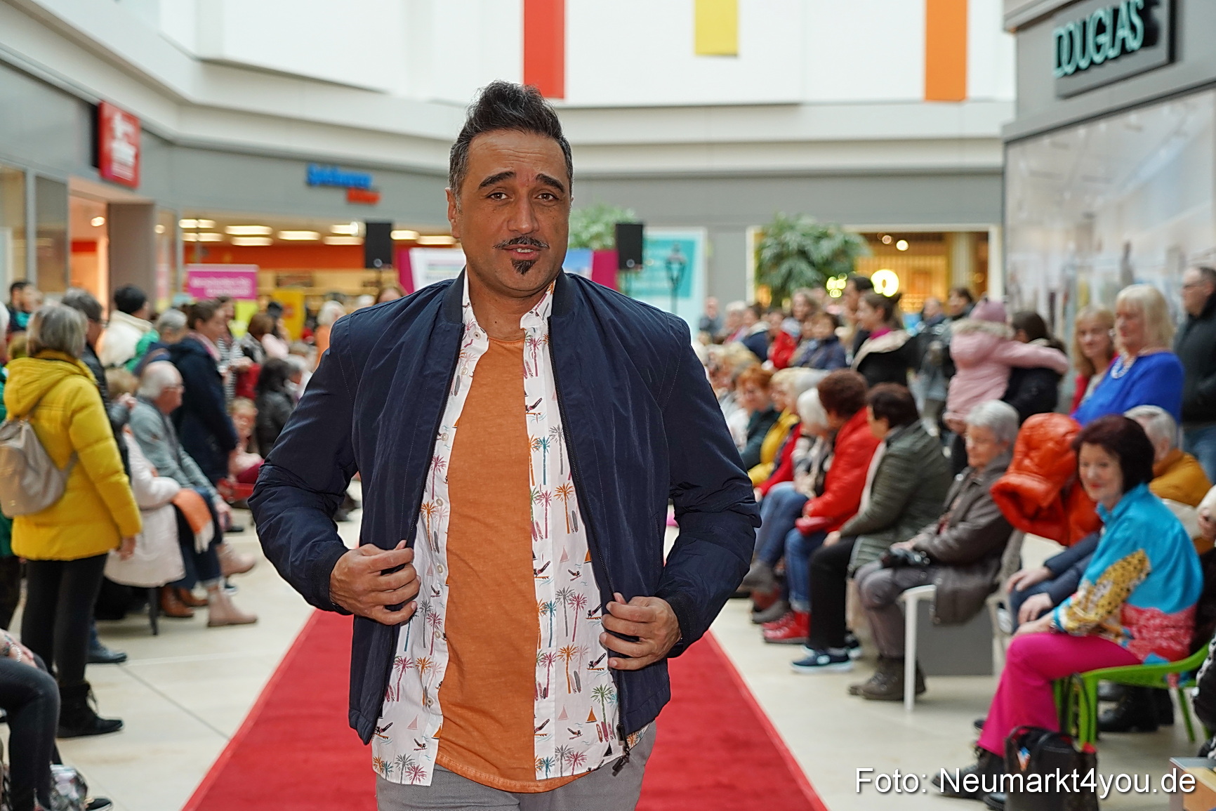 Modenschau Fruehjahr 2023 NeuerMarkt 0191