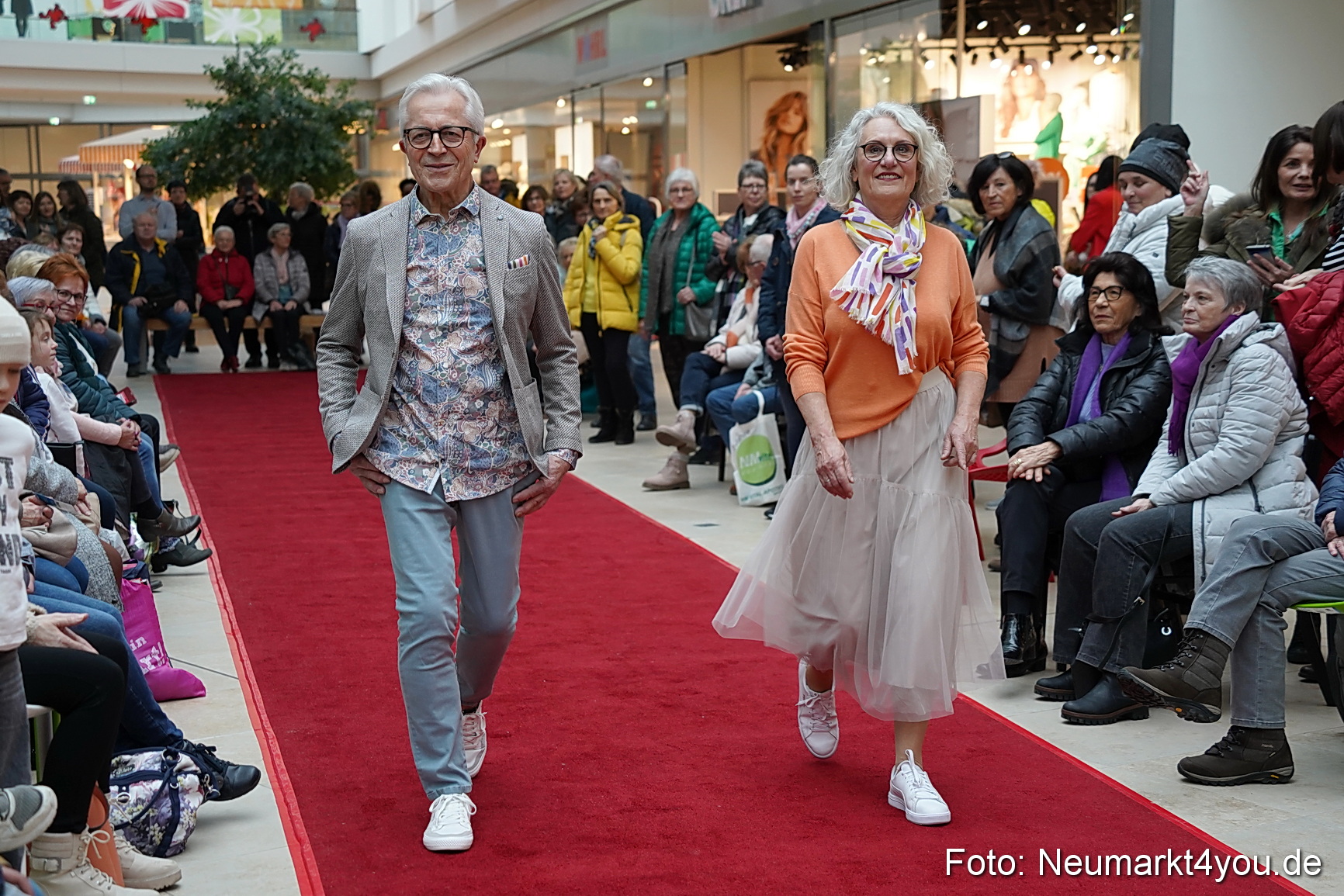 Modenschau Fruehjahr 2023 NeuerMarkt 0200