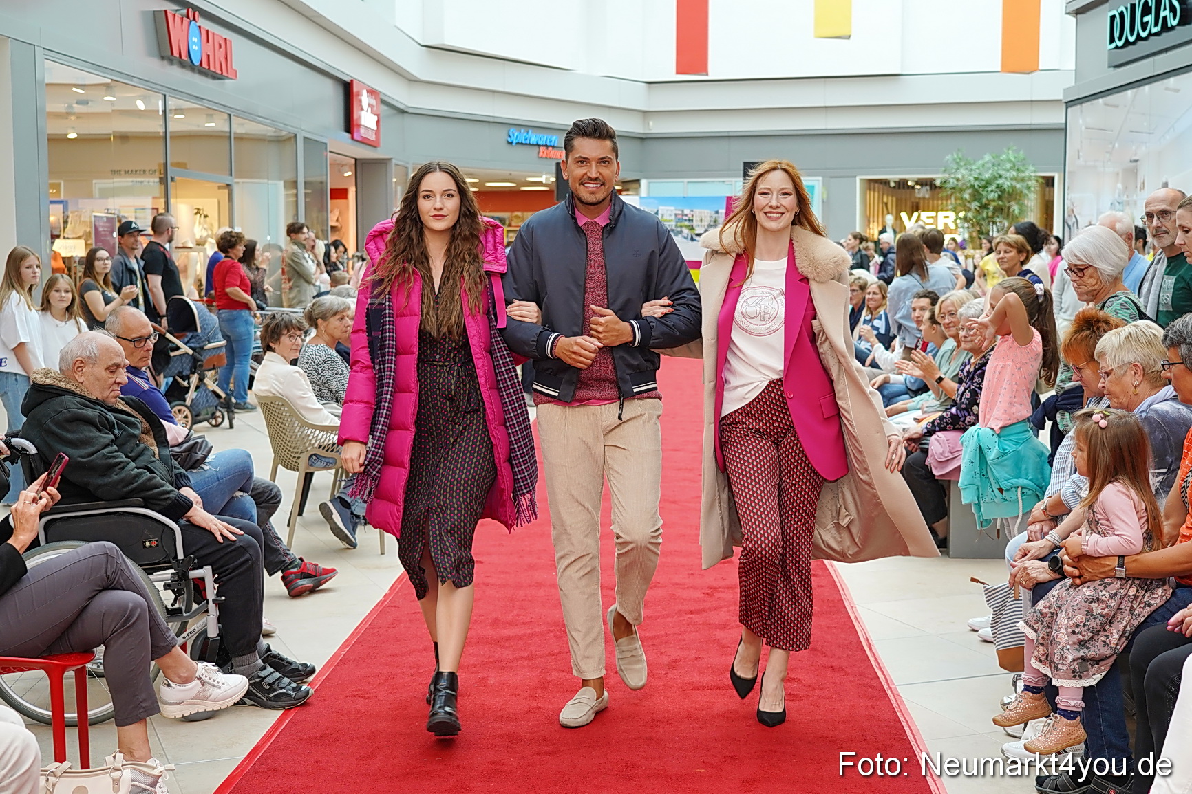 Herbst Modenschau Neuer Markt 2023 0001