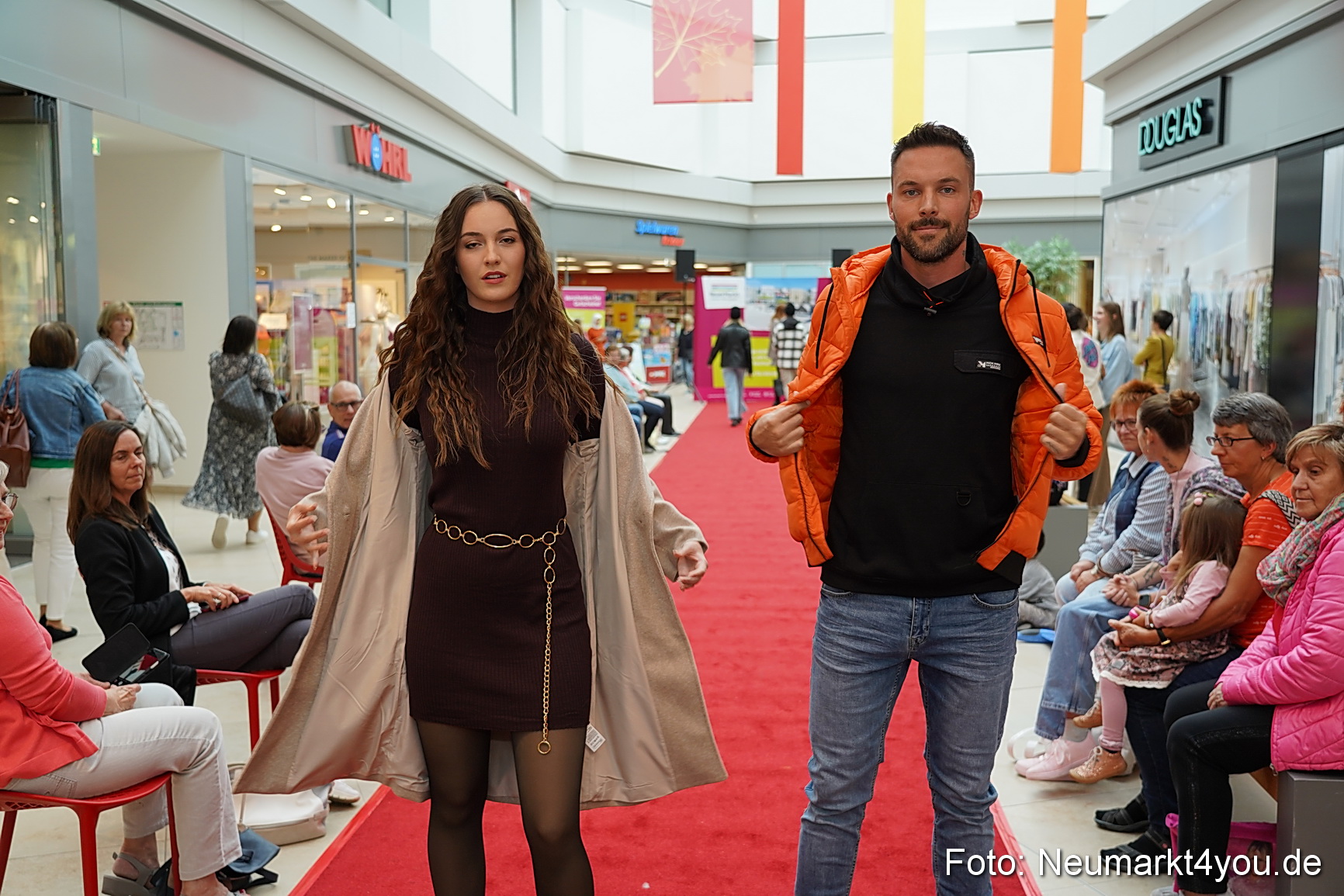 Herbst Modenschau Neuer Markt 2023 0006