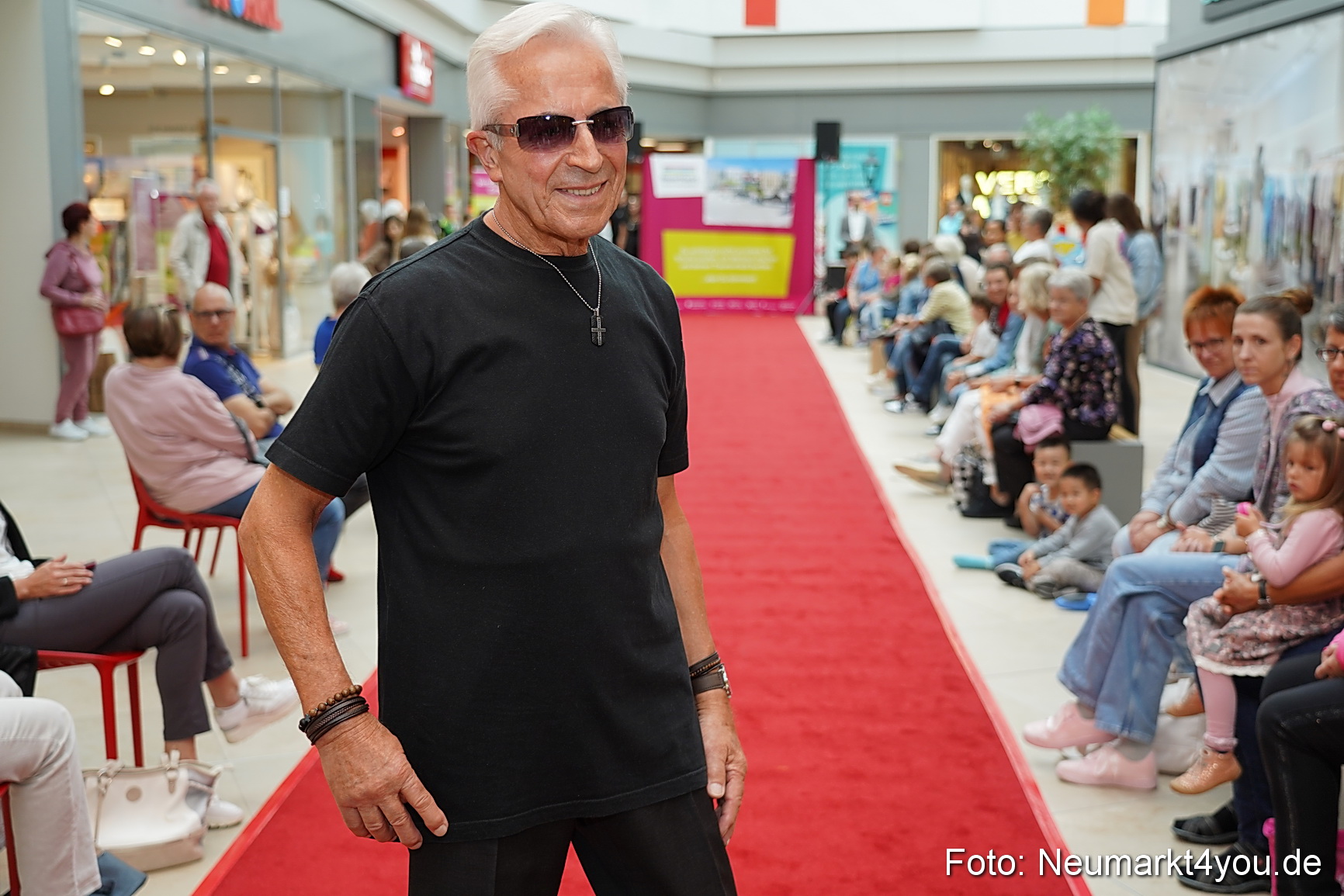 Herbst Modenschau Neuer Markt 2023 0010