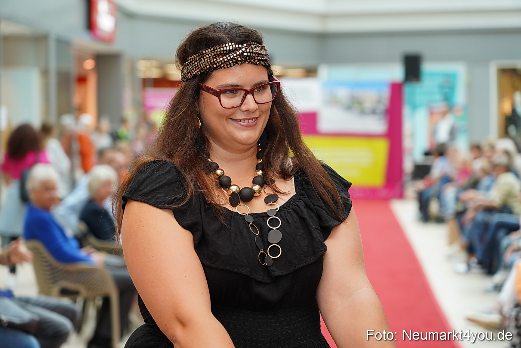 Herbst Modenschau Neuer Markt 2023 0013