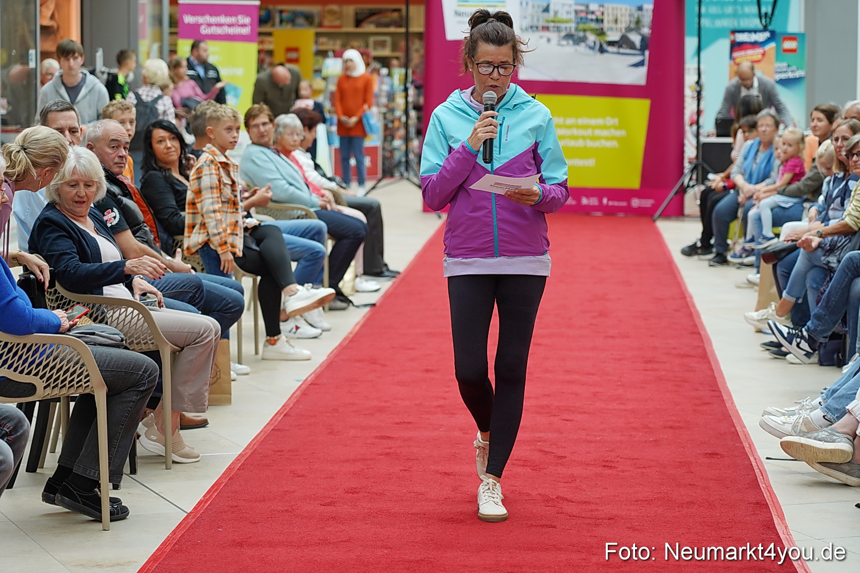 Herbst Modenschau Neuer Markt 2023 0019