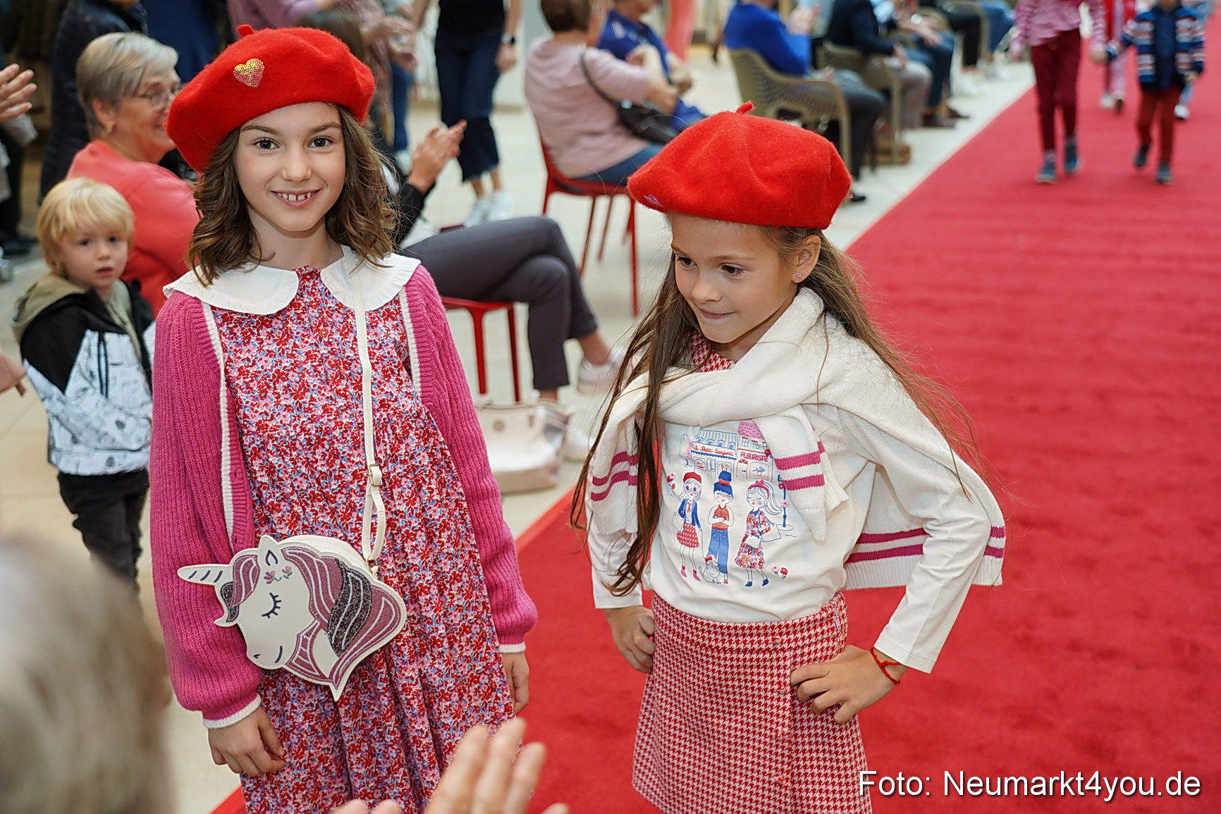 Herbst Modenschau Neuer Markt 2023 0027