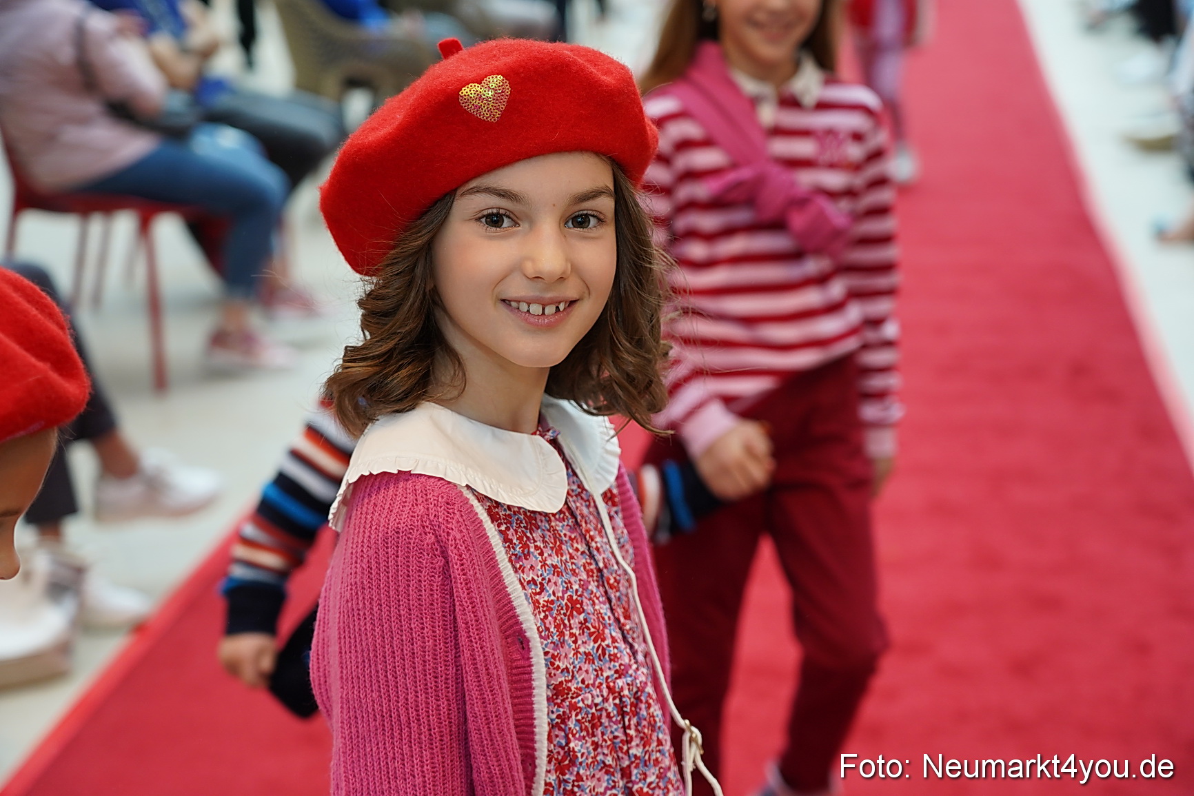 Herbst Modenschau Neuer Markt 2023 0030