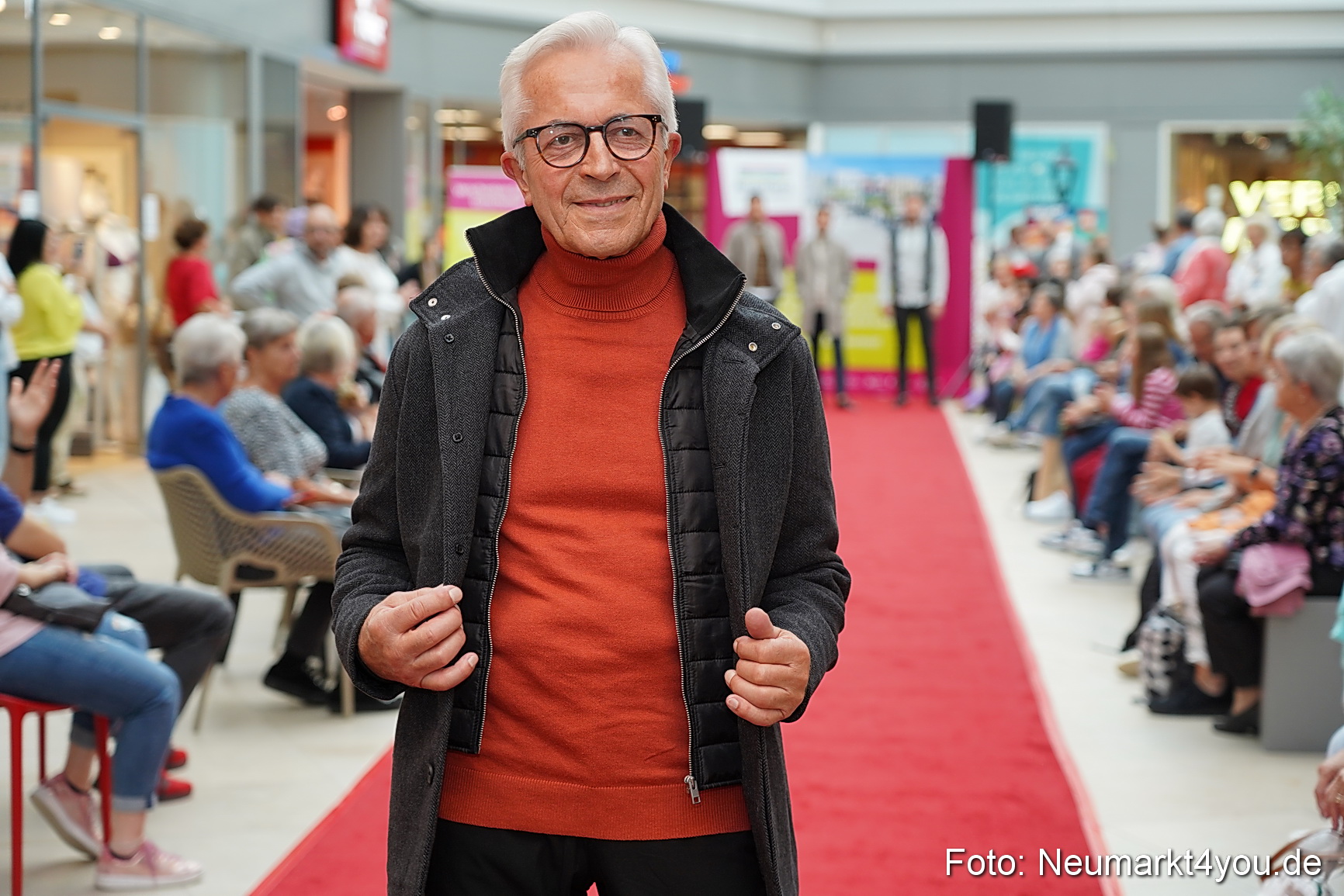 Herbst Modenschau Neuer Markt 2023 0070