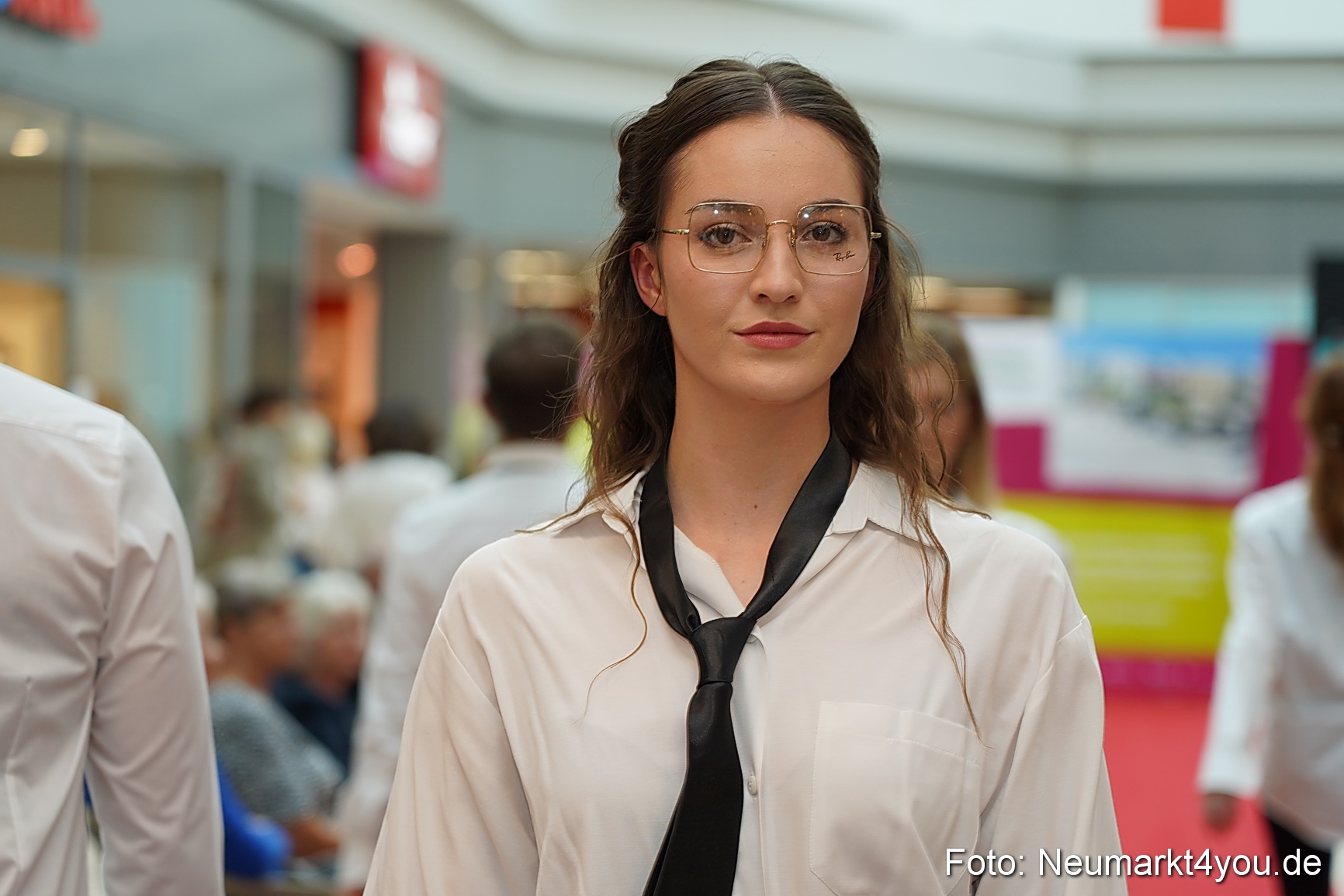 Herbst Modenschau Neuer Markt 2023 0081