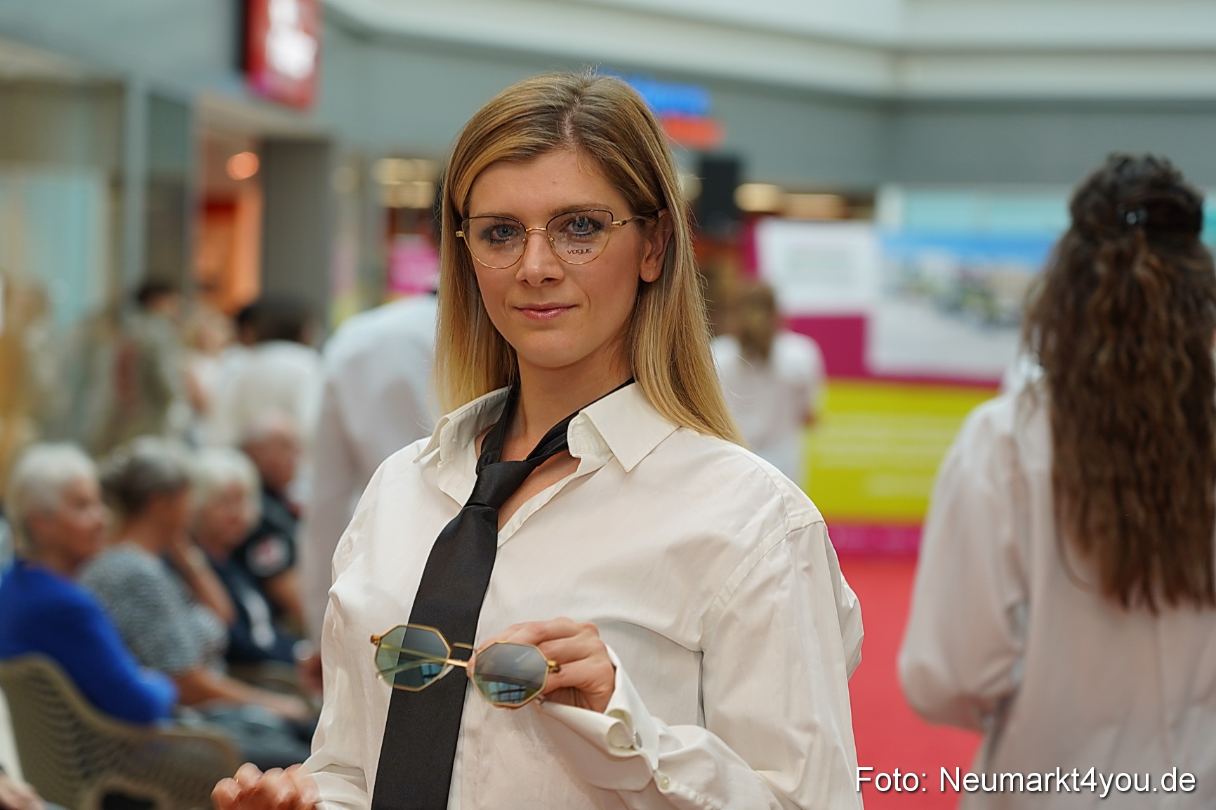 Herbst Modenschau Neuer Markt 2023 0082