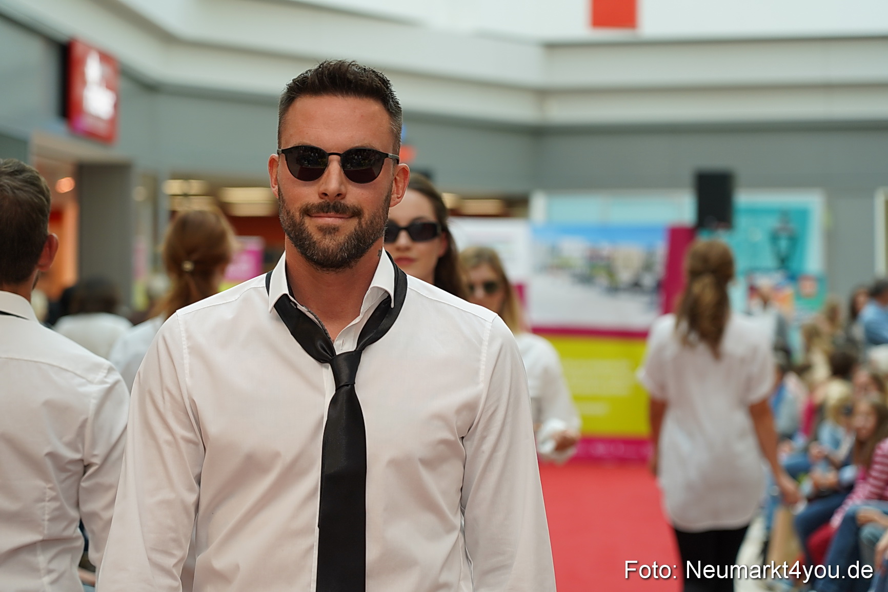 Herbst Modenschau Neuer Markt 2023 0086