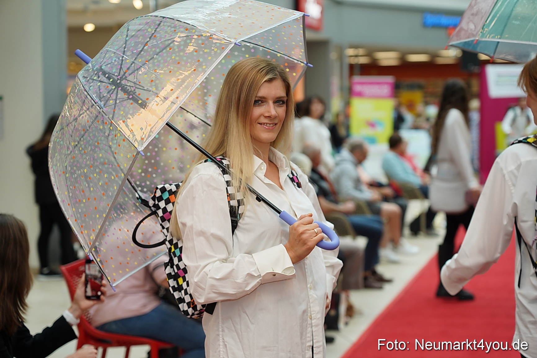 Herbst Modenschau Neuer Markt 2023 0093