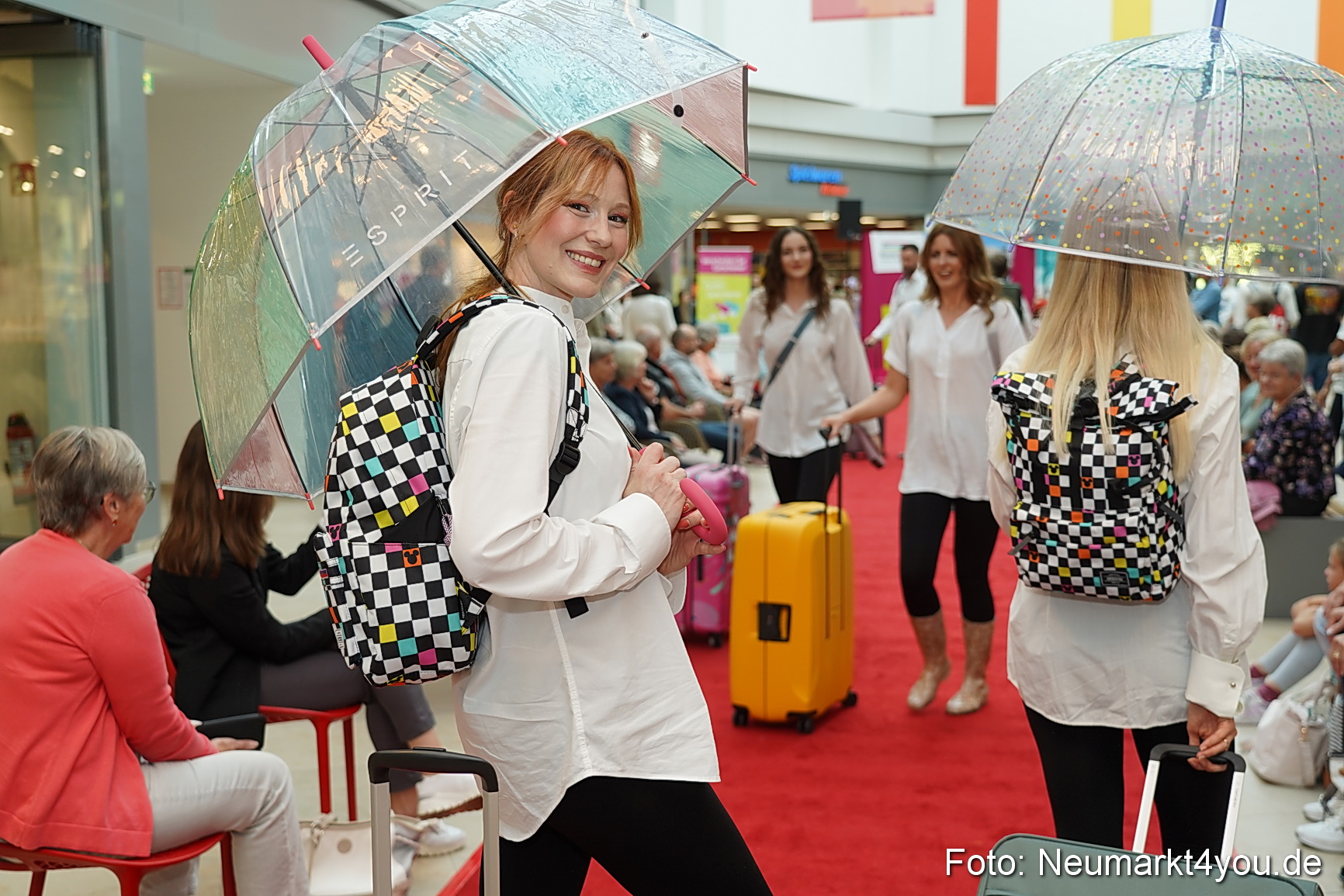 Herbst Modenschau Neuer Markt 2023 0096