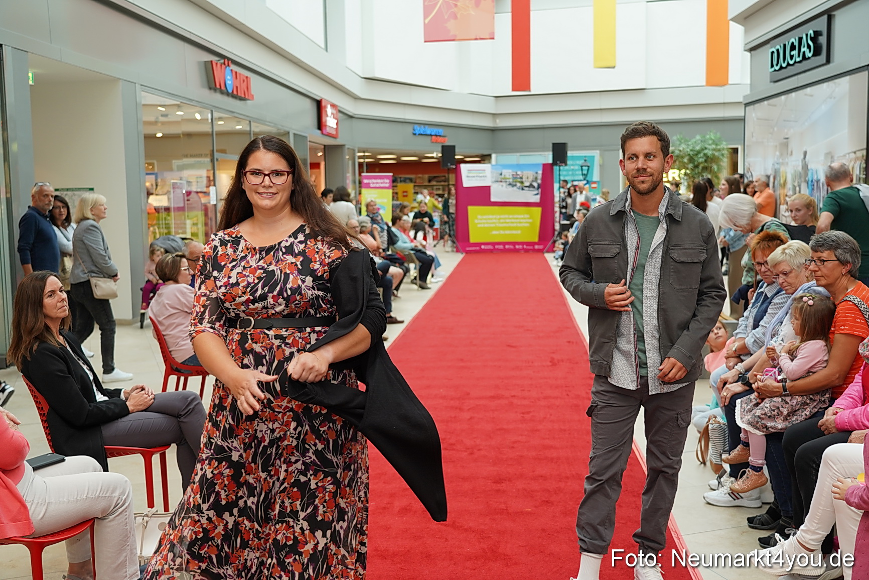 Herbst Modenschau Neuer Markt 2023 0103