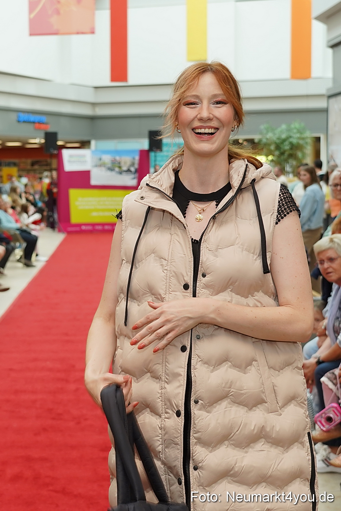 Herbst Modenschau Neuer Markt 2023 0107