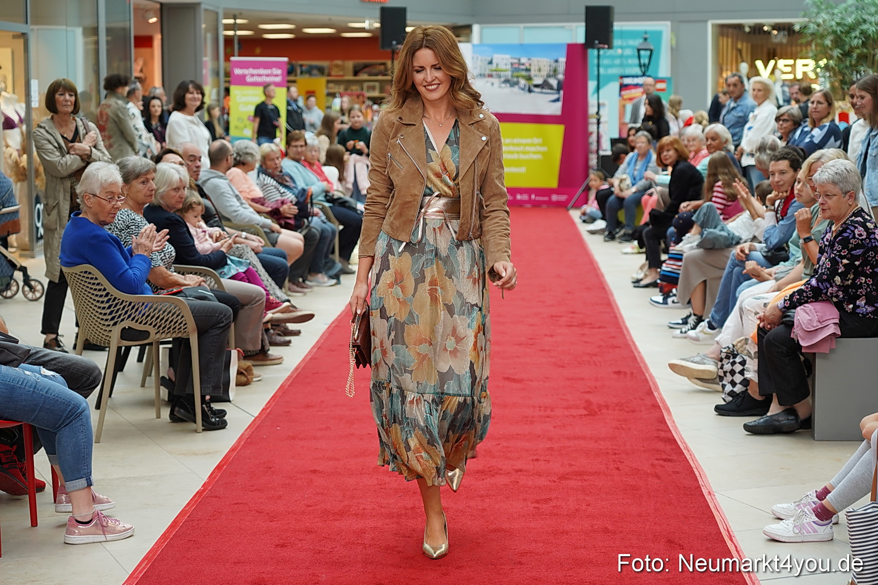 Herbst Modenschau Neuer Markt 2023 0114