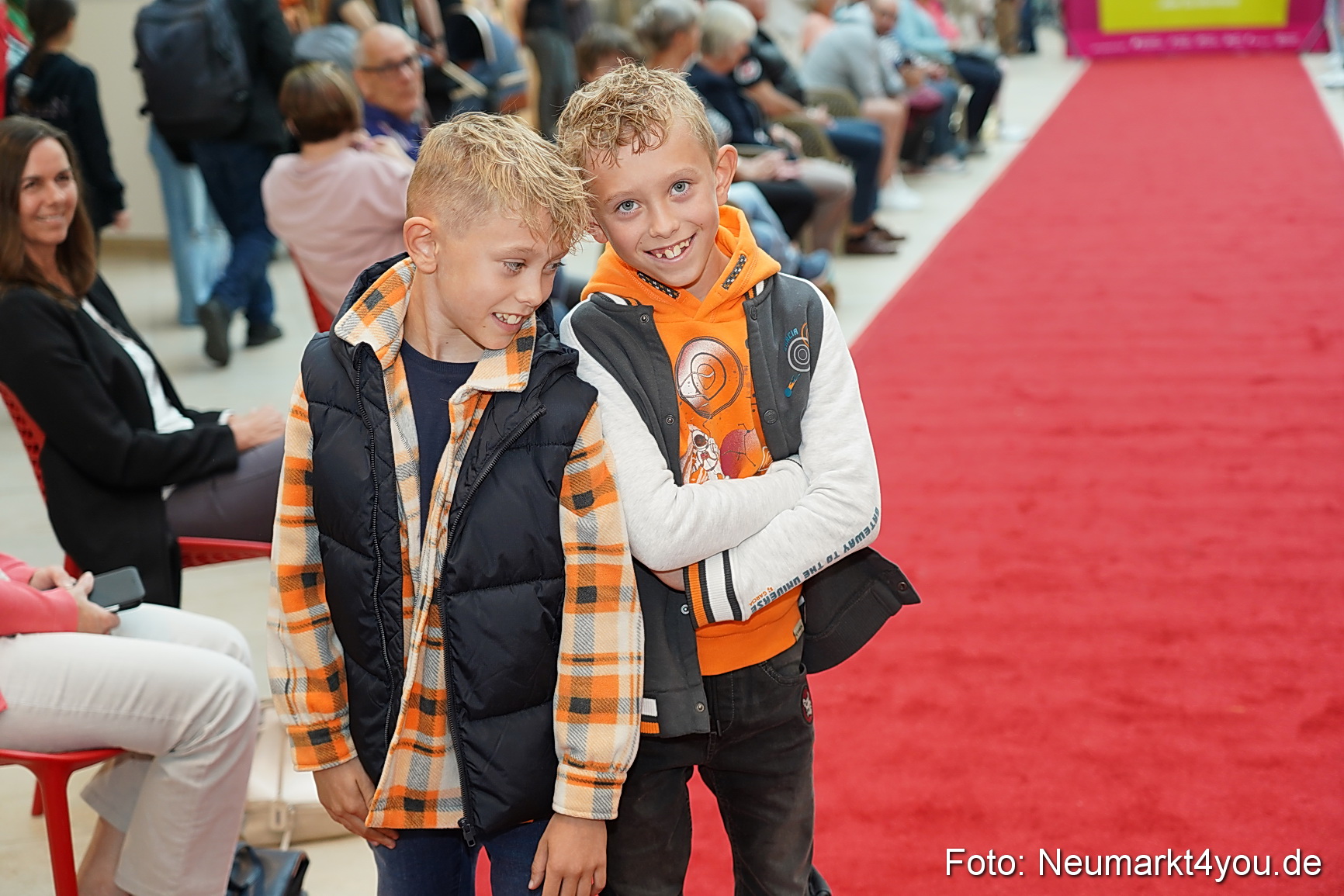 Herbst Modenschau Neuer Markt 2023 0130