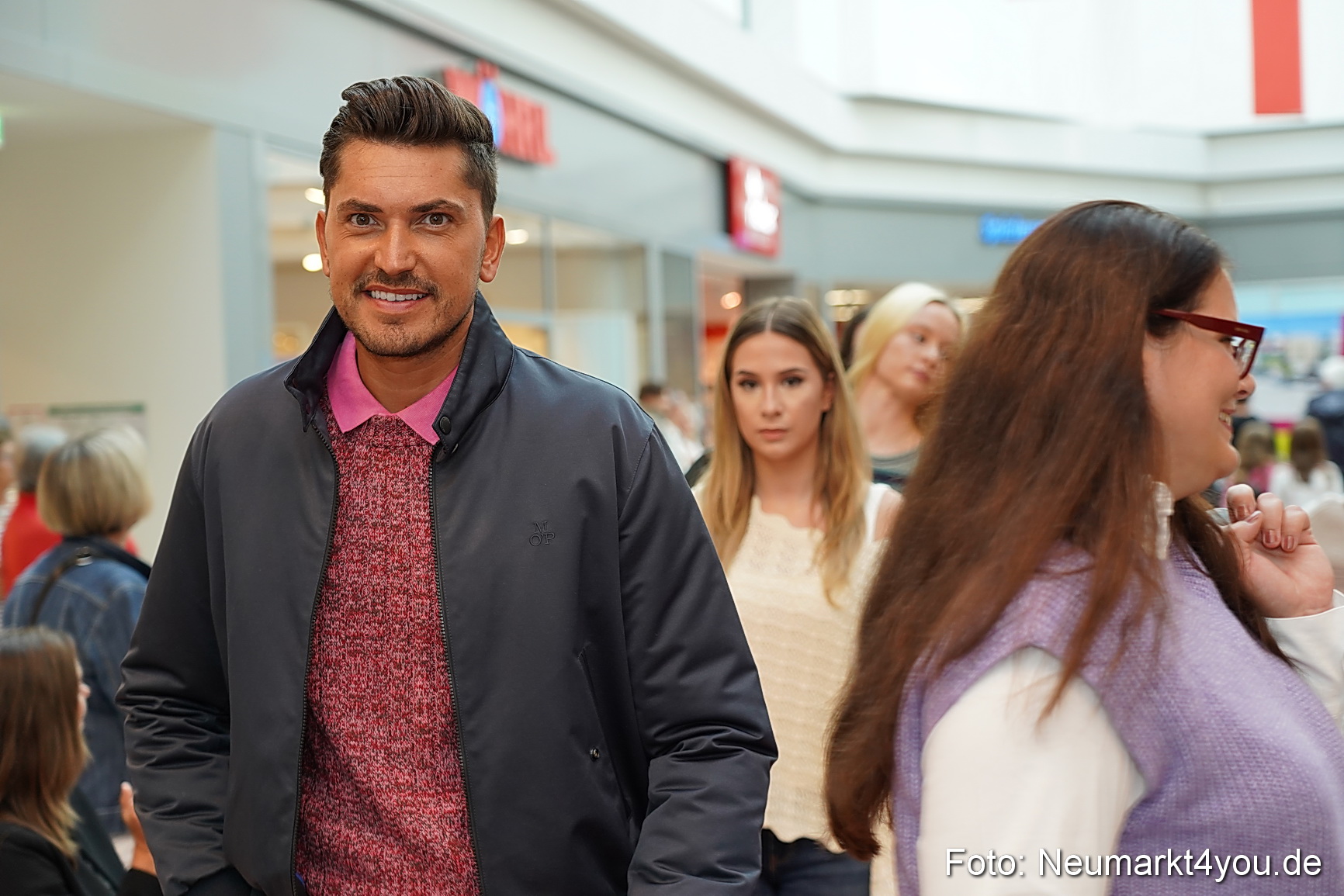 Herbst Modenschau Neuer Markt 2023 0146