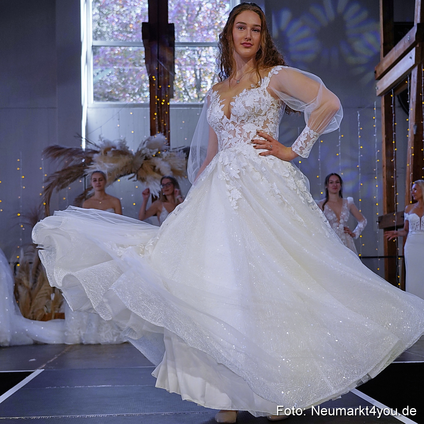 Neumarkt liebt Modenschau 2023 0012