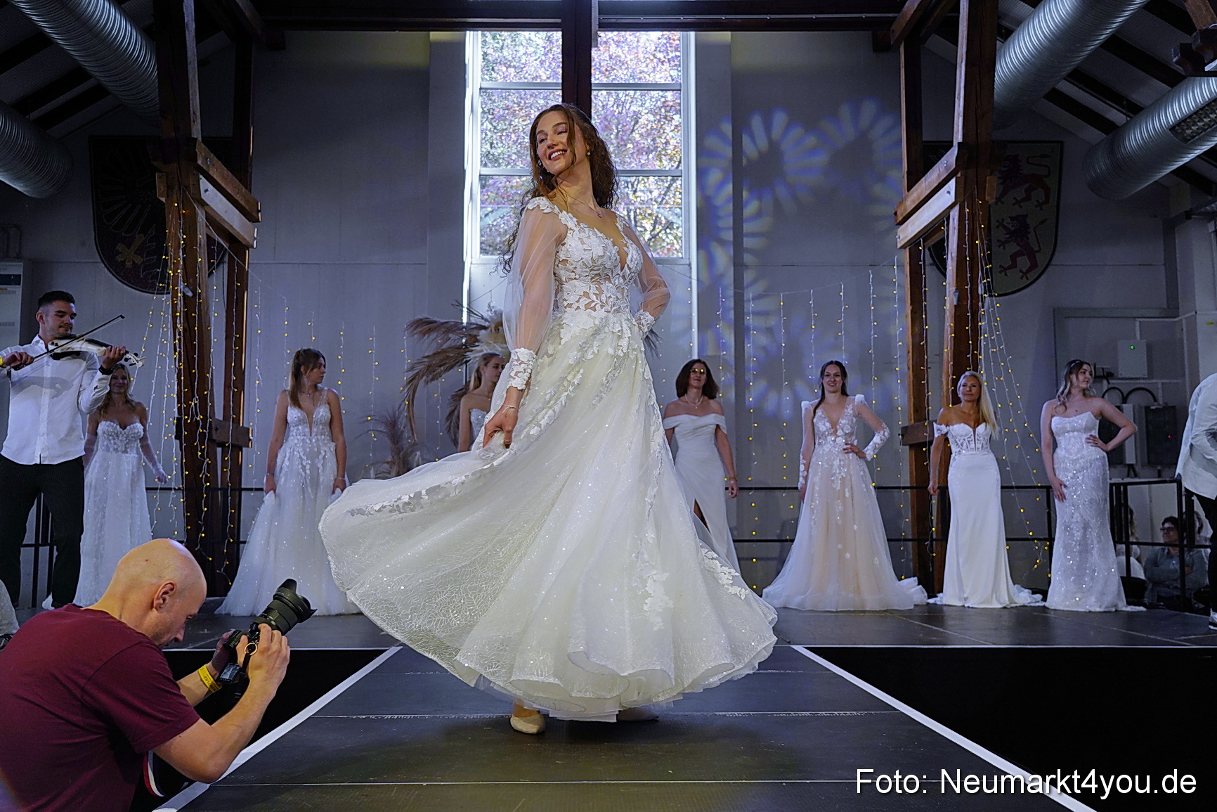 Neumarkt liebt Modenschau 2023 0013