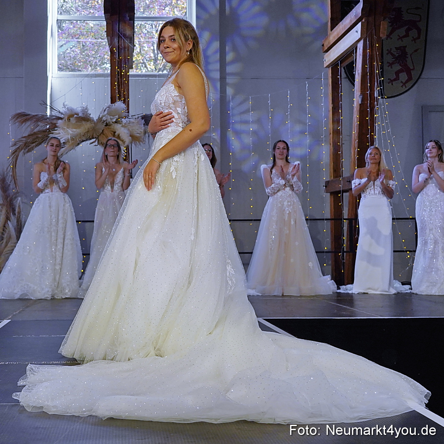 Neumarkt liebt Modenschau 2023 0016