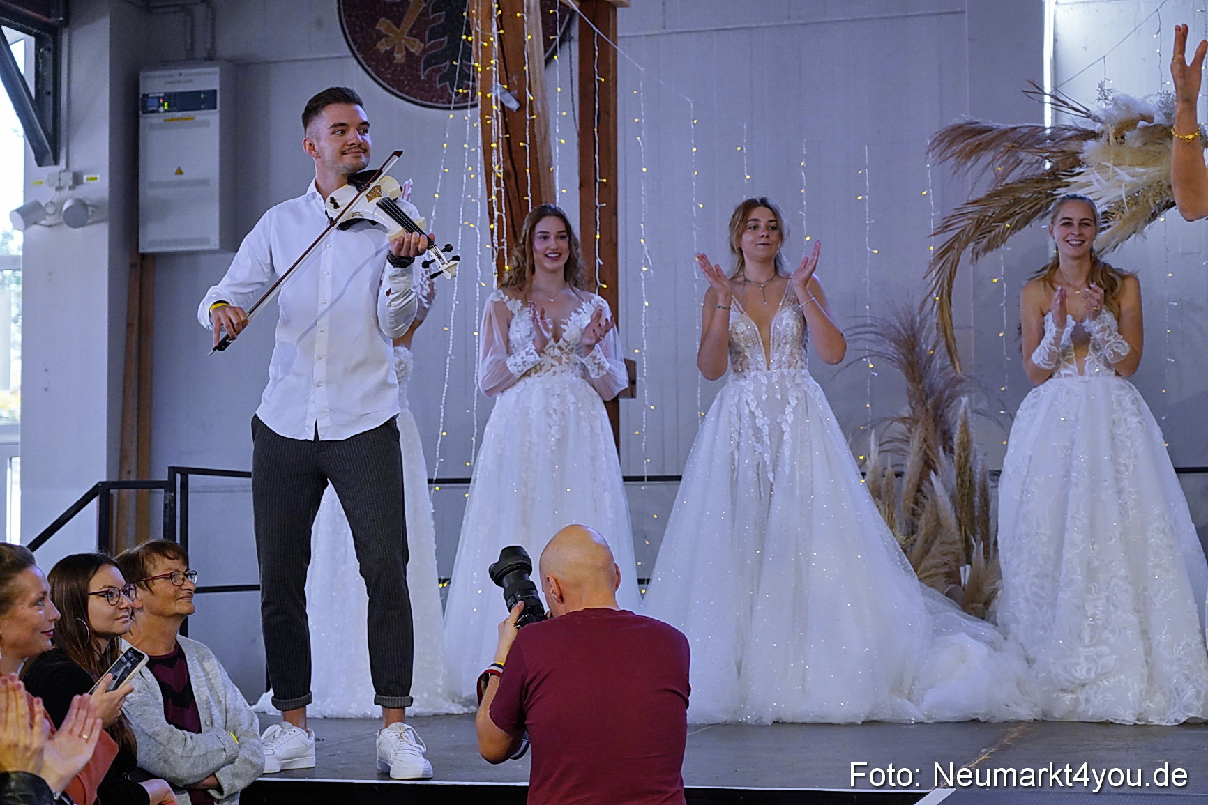 Neumarkt liebt Modenschau 2023 0017