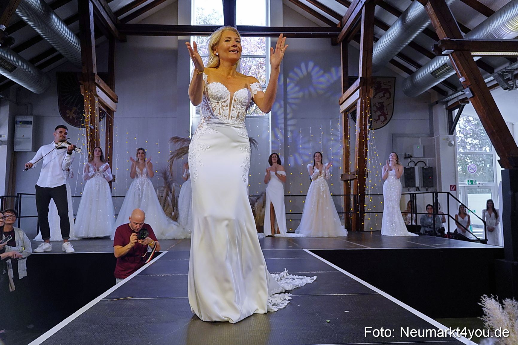 Neumarkt liebt Modenschau 2023 0018