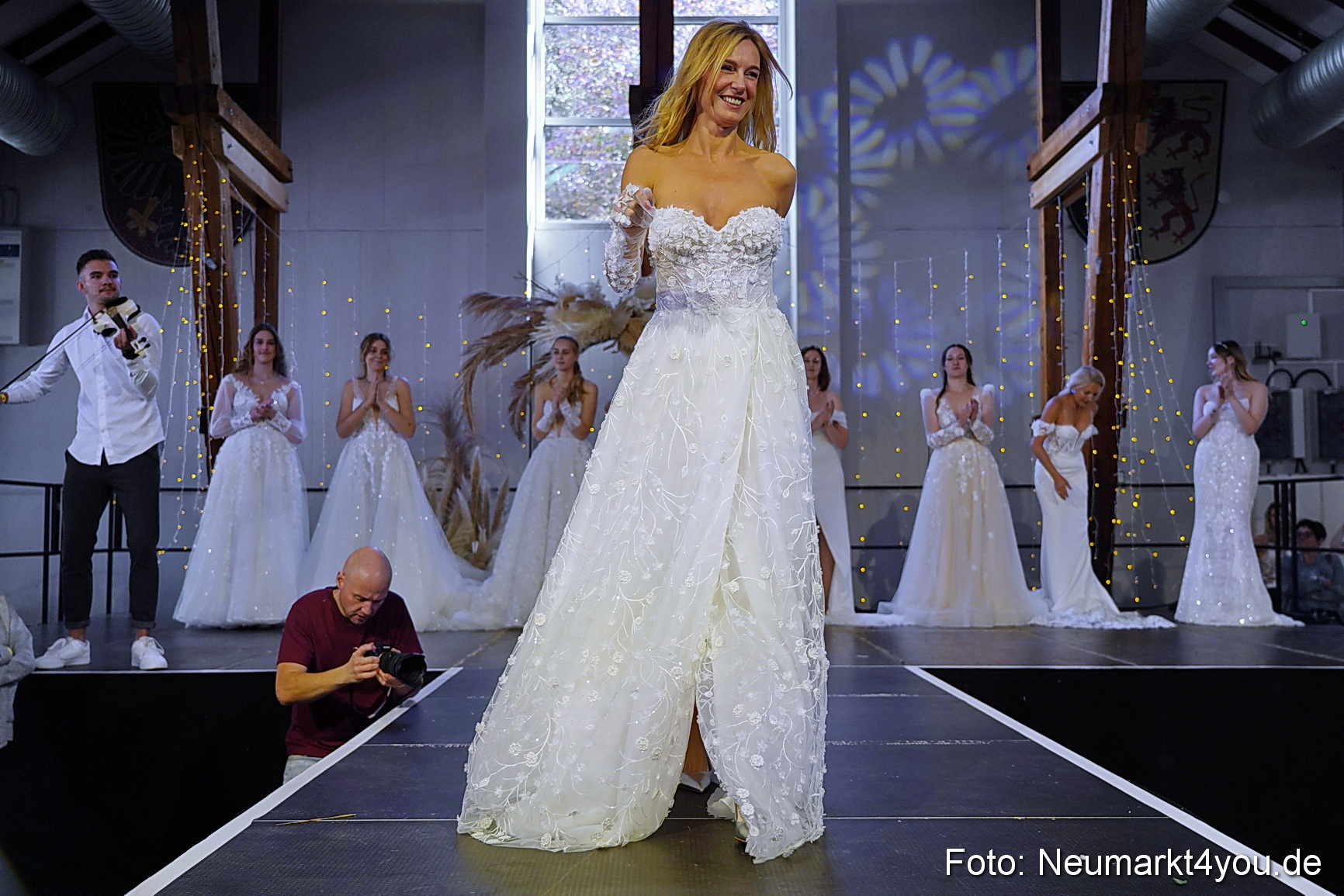 Neumarkt liebt Modenschau 2023 0021