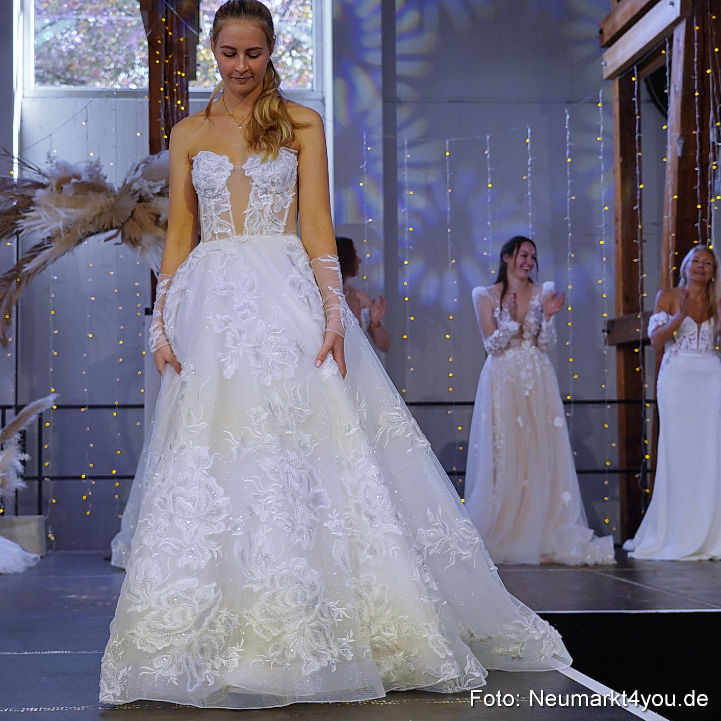 Neumarkt liebt Modenschau 2023 0024