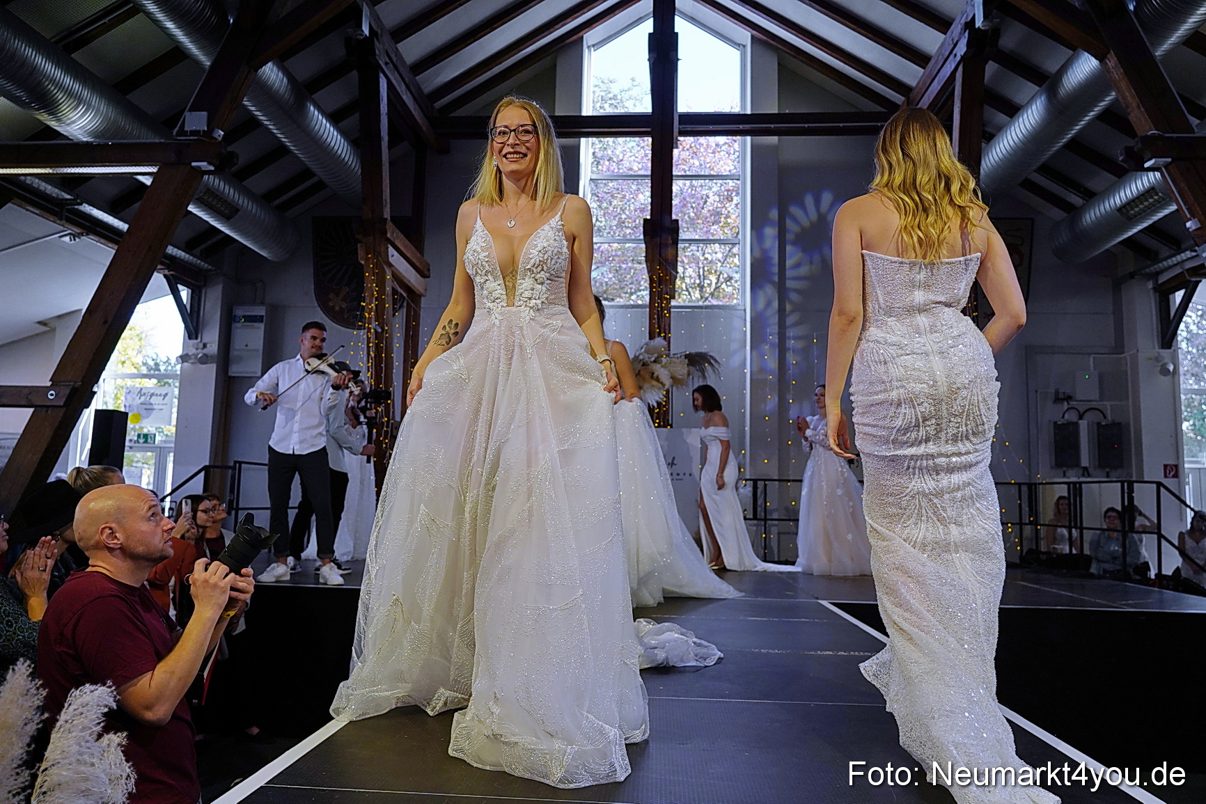 Neumarkt liebt Modenschau 2023 0029